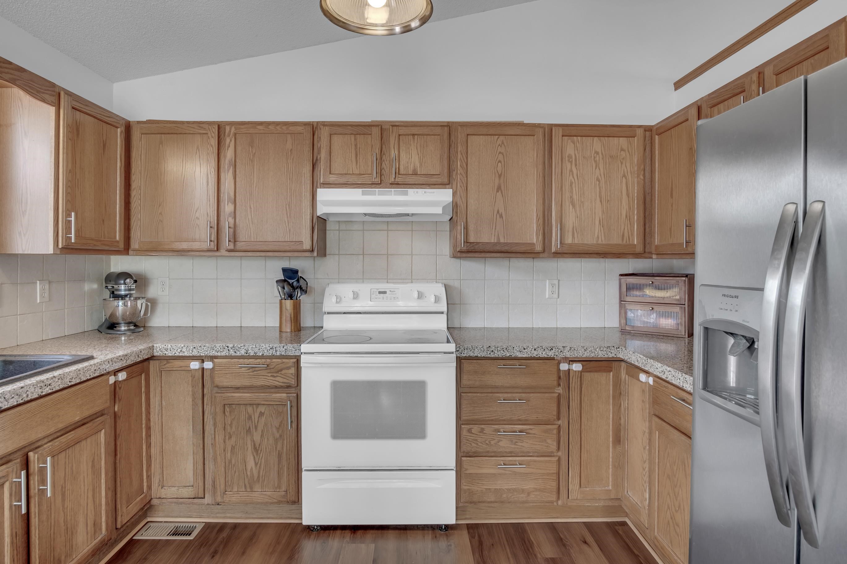 2306 Paddington Ct Property Photo 11