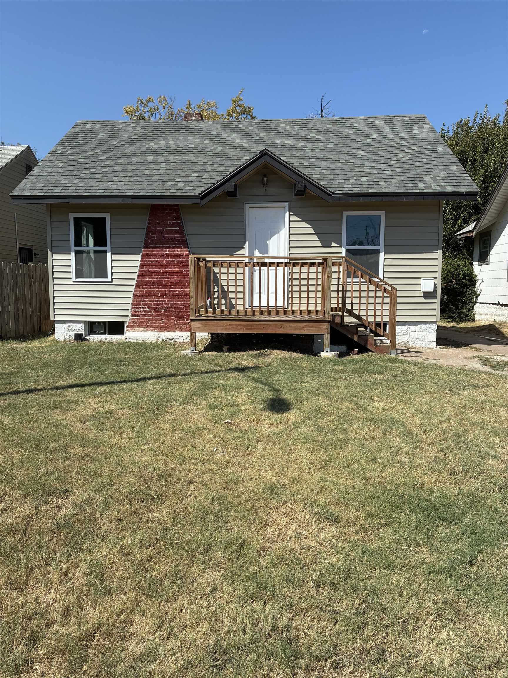 1339 N Lorraine Ave. Property Photo 1