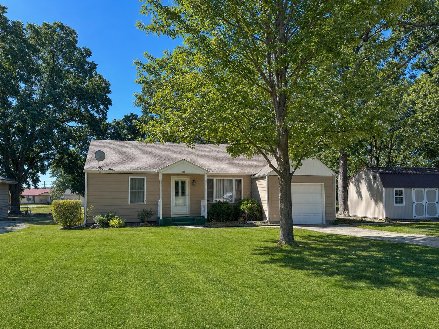 307 Lake Rd Property Photo 1