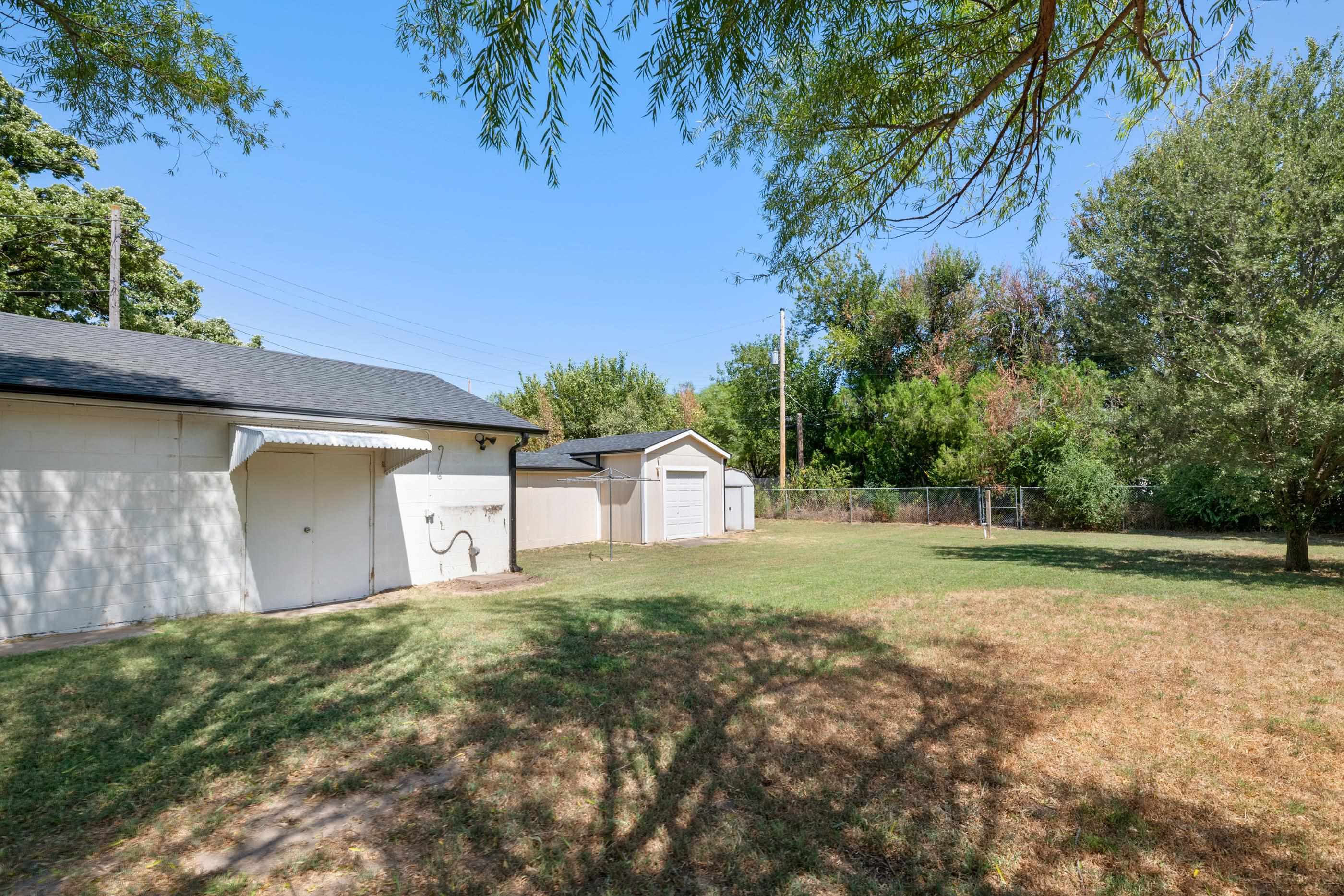 758 N Doris Property Photo 33