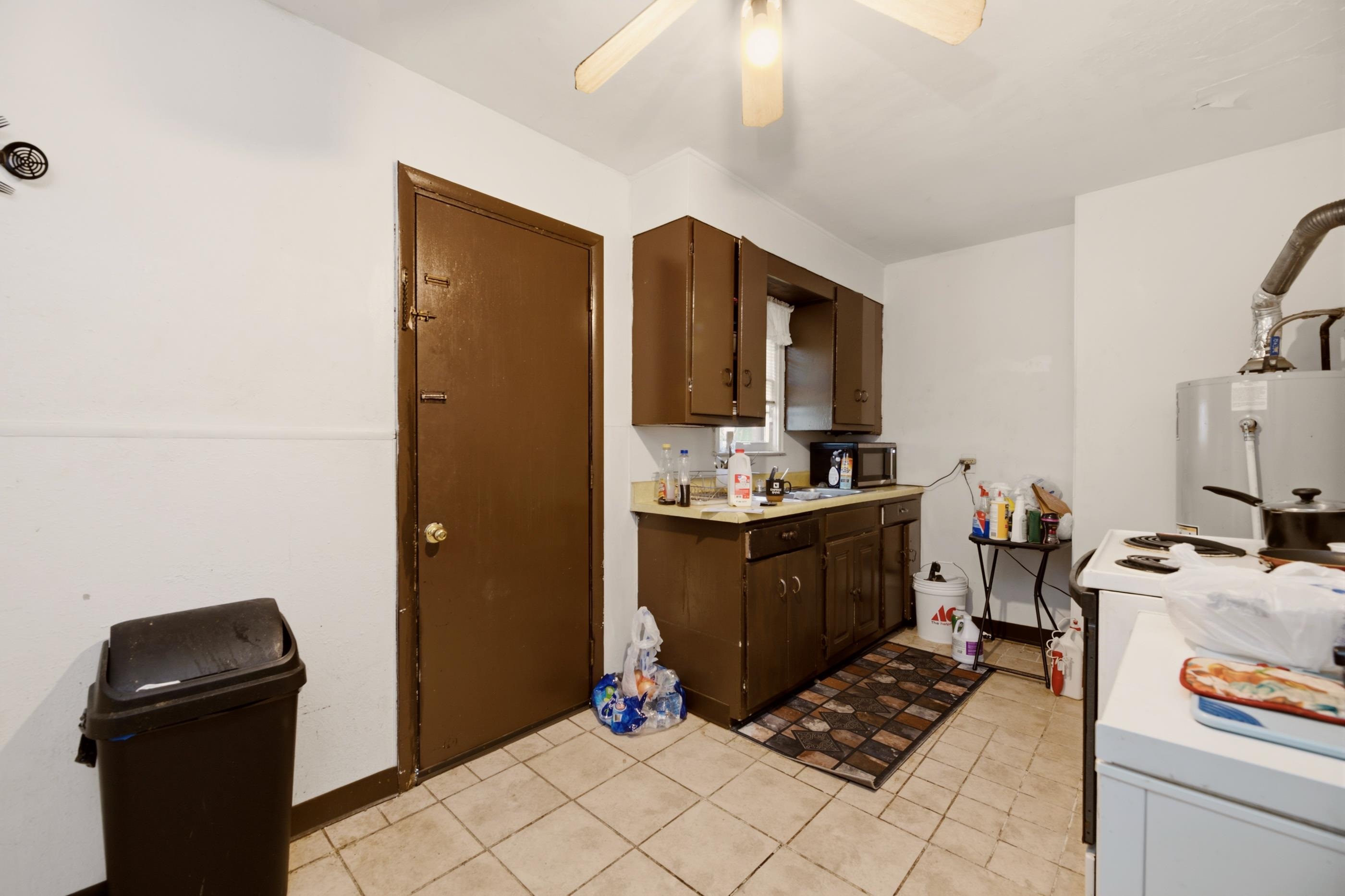 2525 S Ellis Ave Property Photo 8