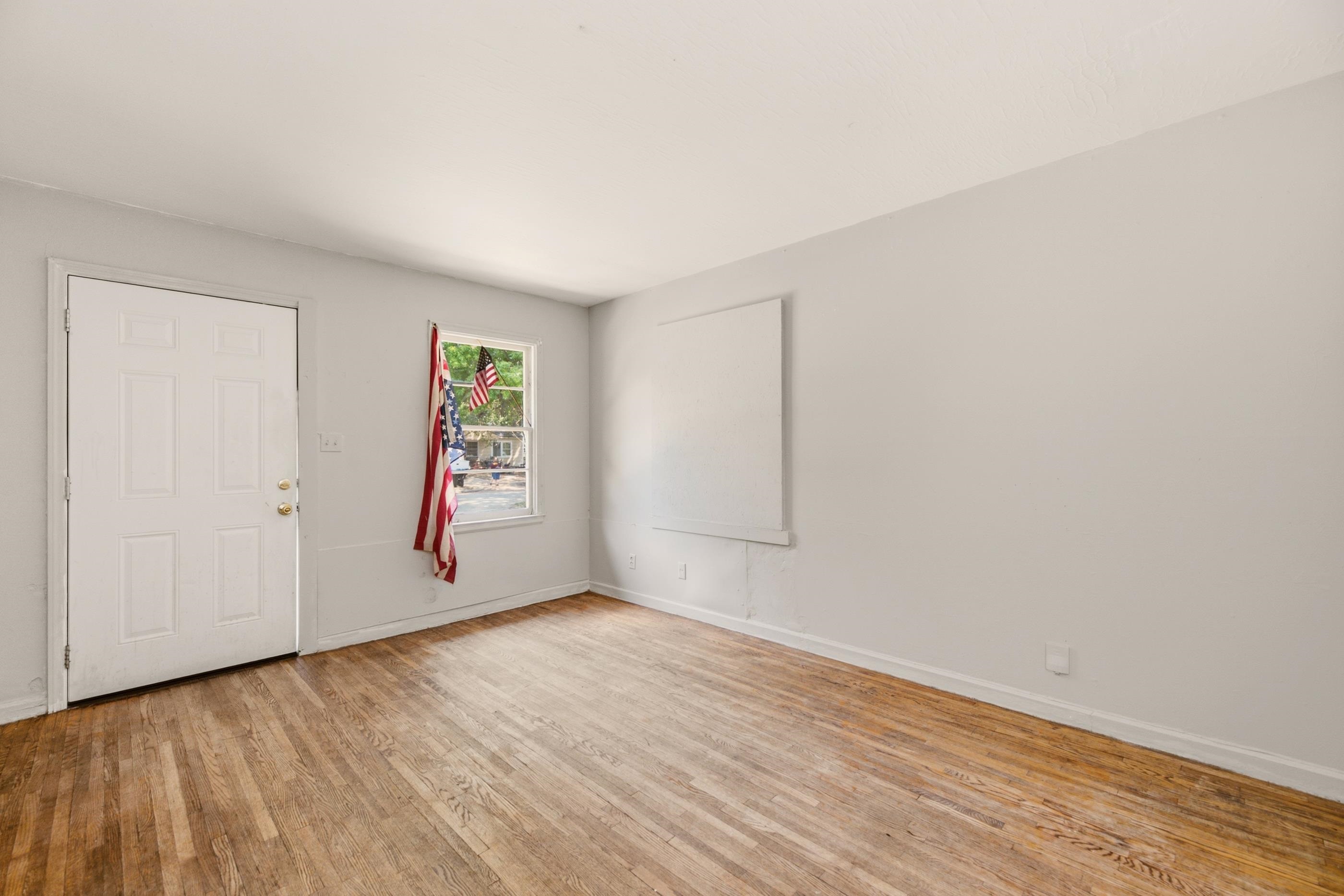 2525 S Ellis Ave Property Photo 15