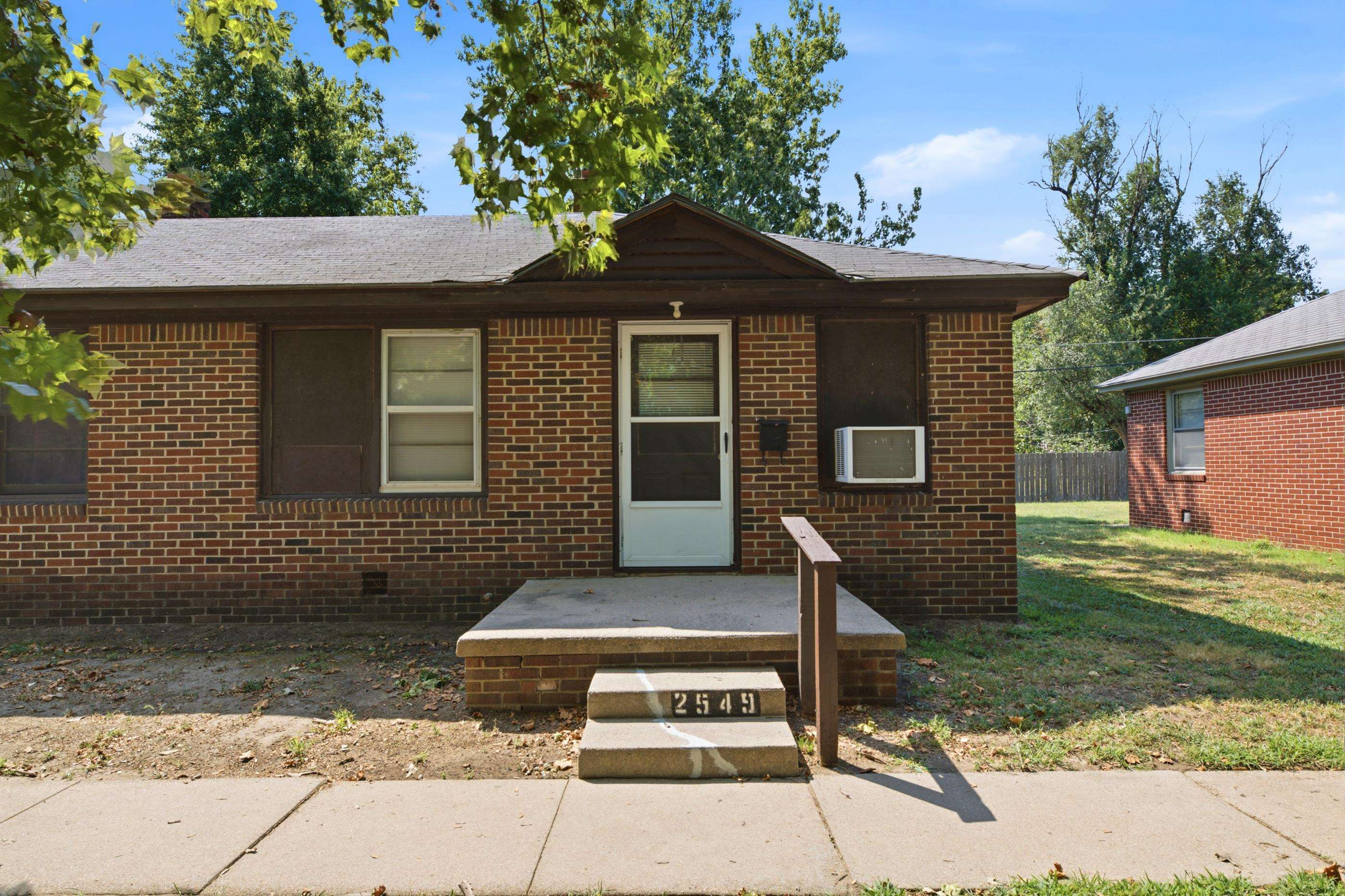 2549 S Ellis Ave Property Photo 1
