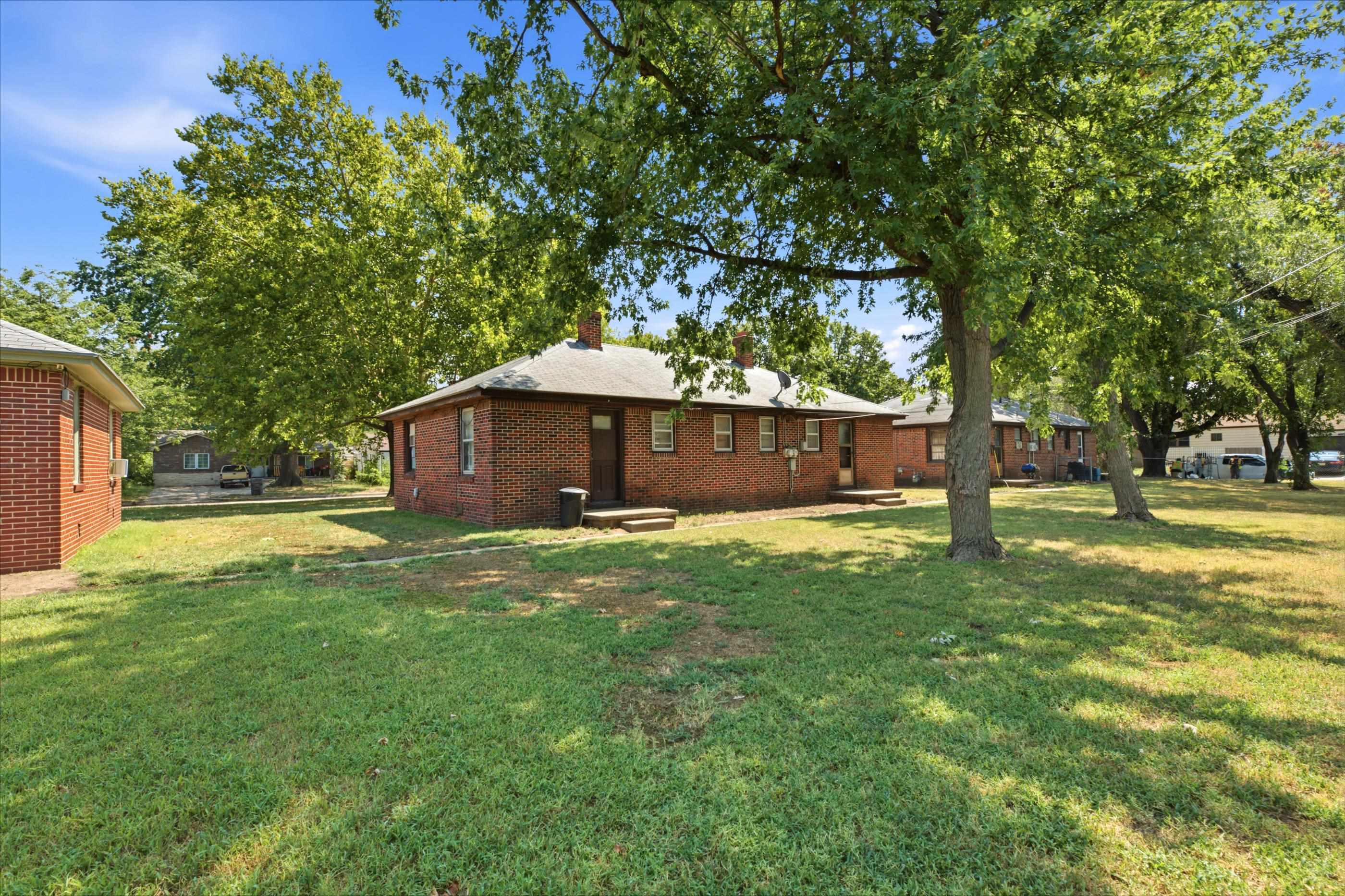 2549 S Ellis Ave Property Photo 24