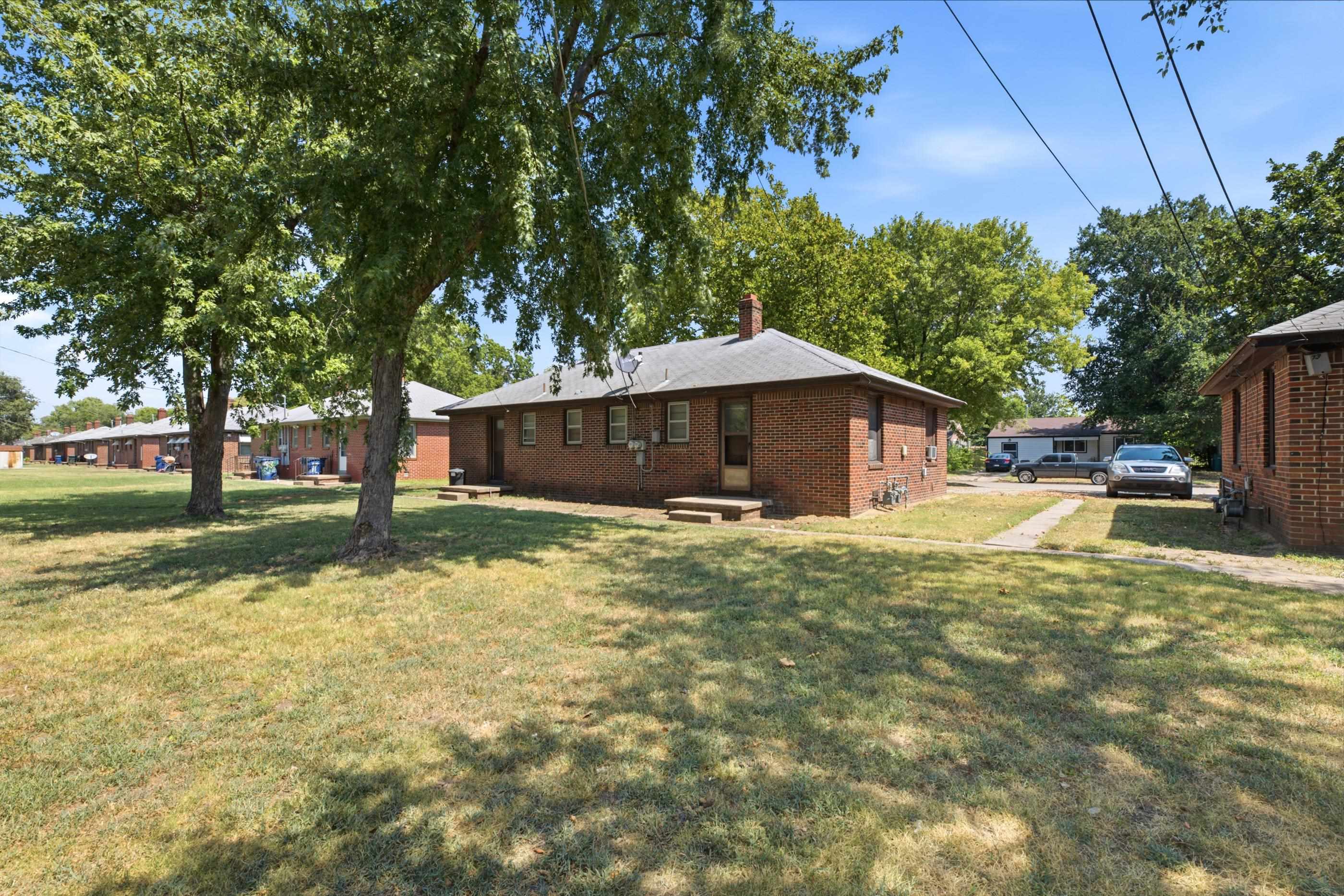 2549 S Ellis Ave Property Photo 26