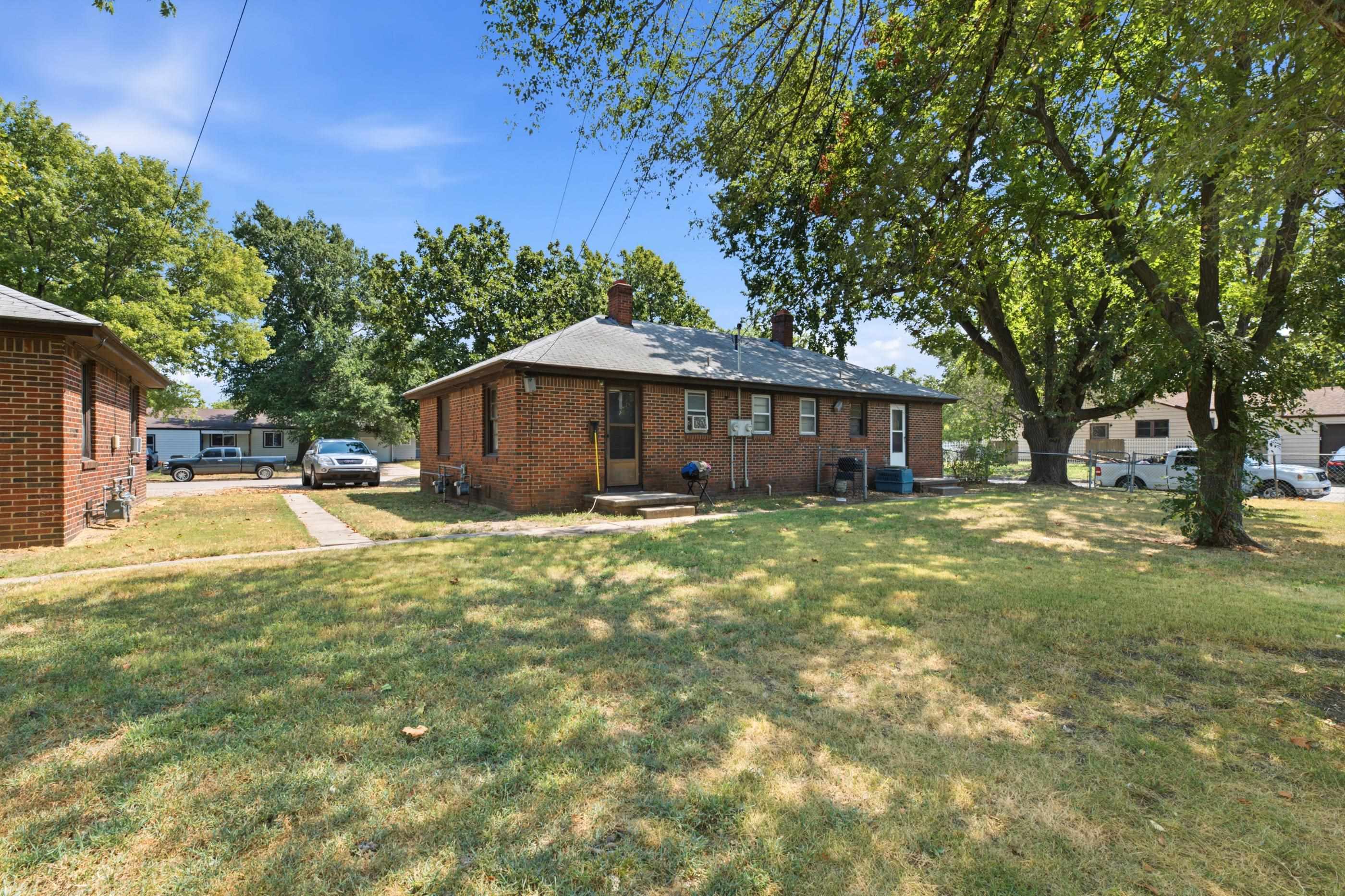 2555 S Ellis Ave Property Photo 16