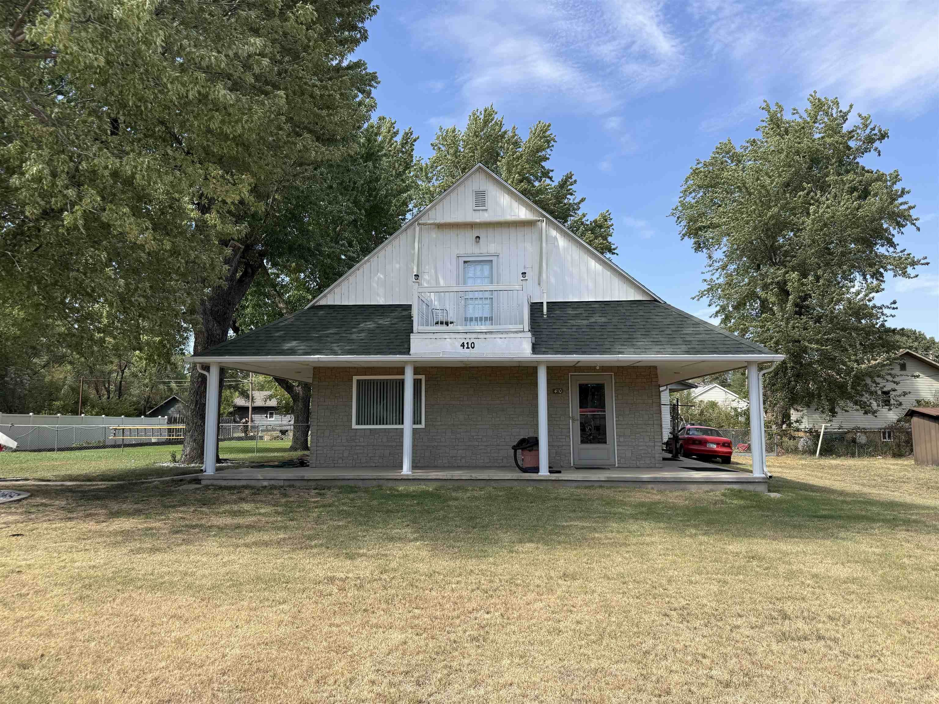 410 W F Property Photo 1