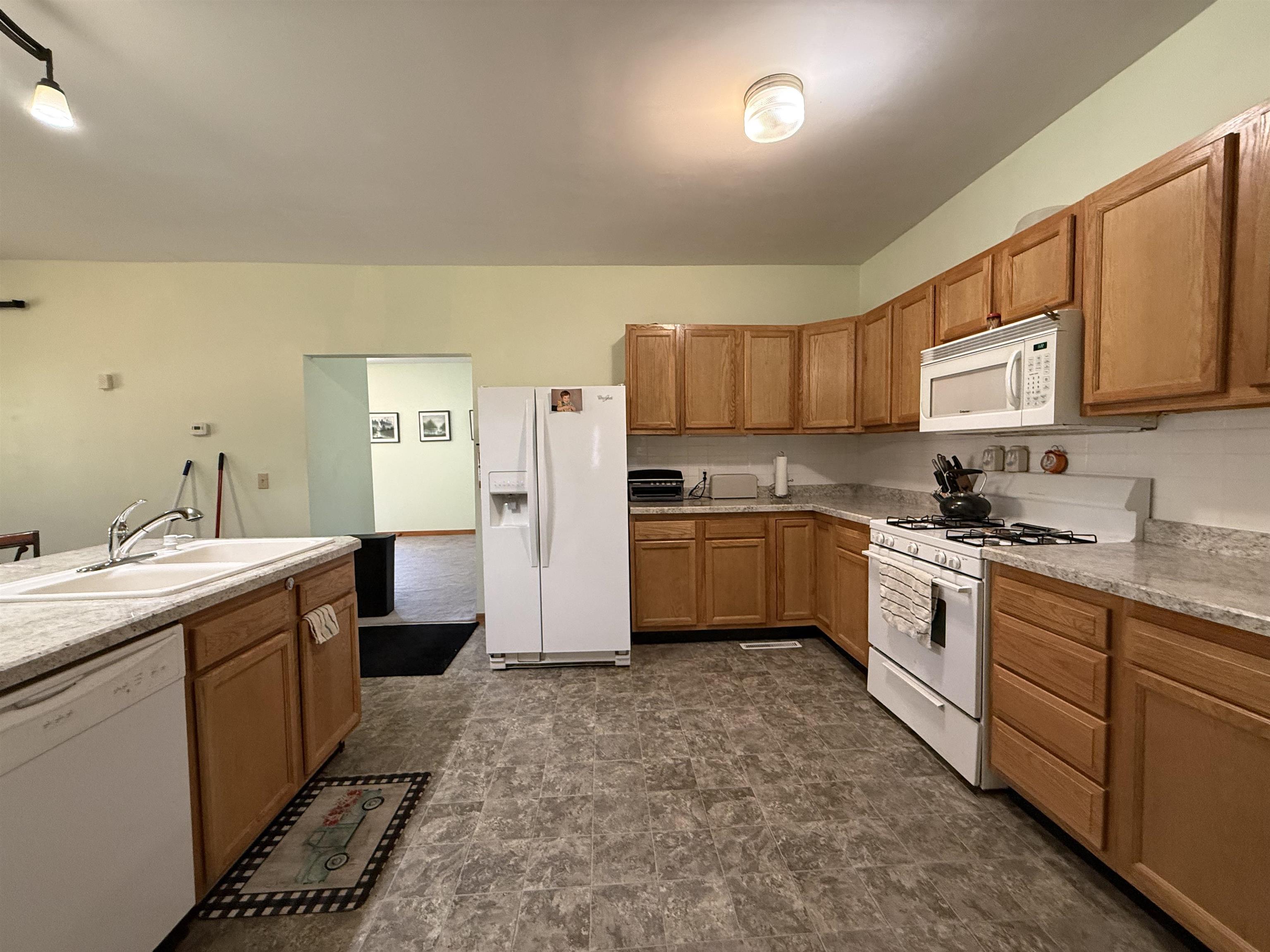410 W F Property Photo 9