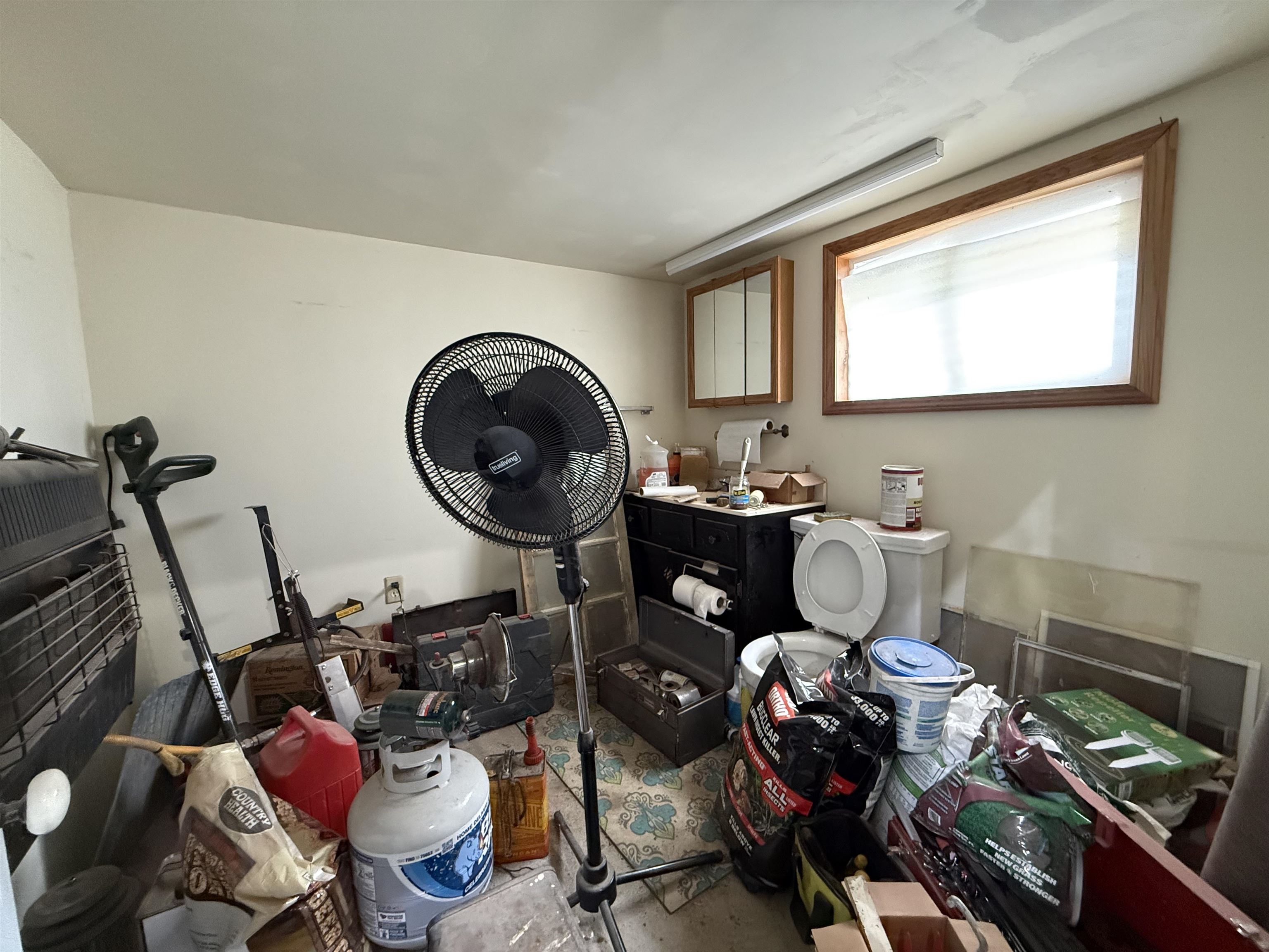 410 W F Property Photo 32