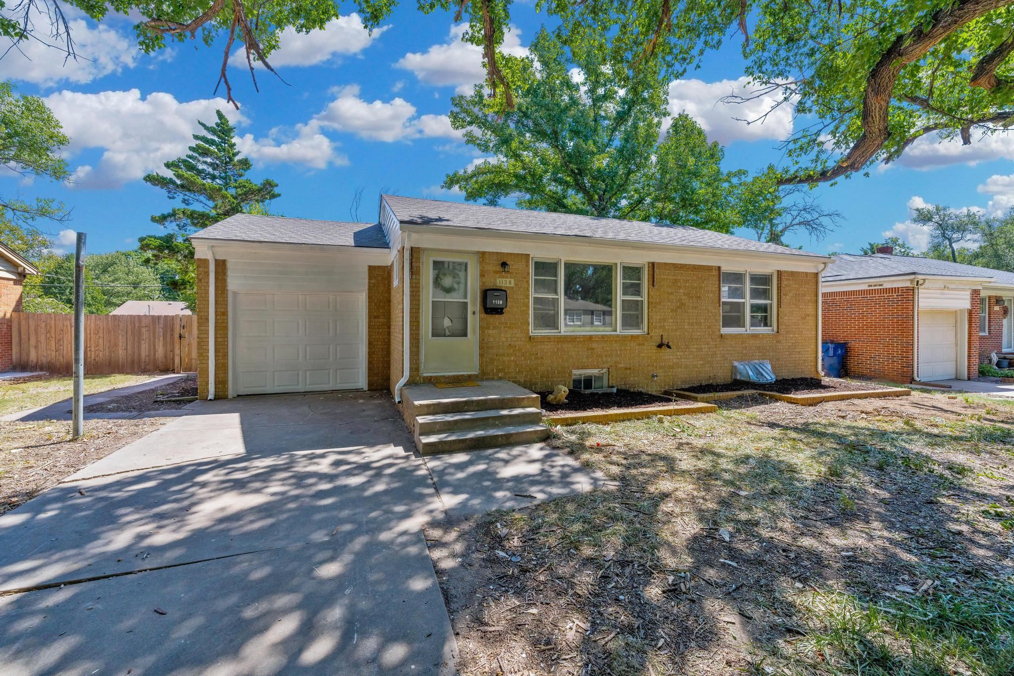 1138 S Waverly Property Photo 2