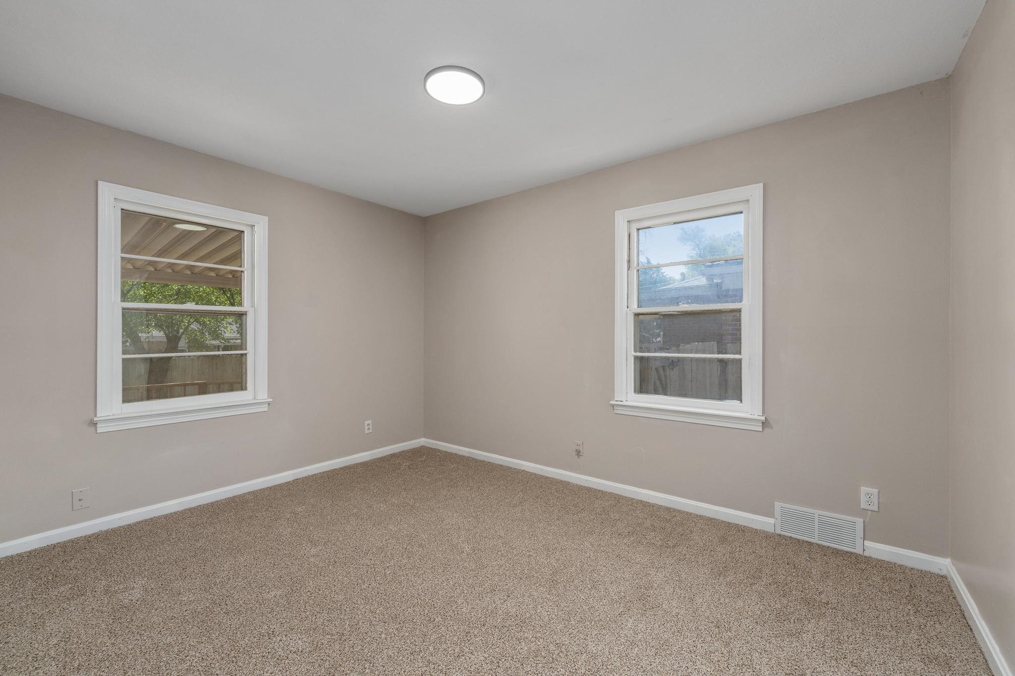 1138 S Waverly Property Photo 15