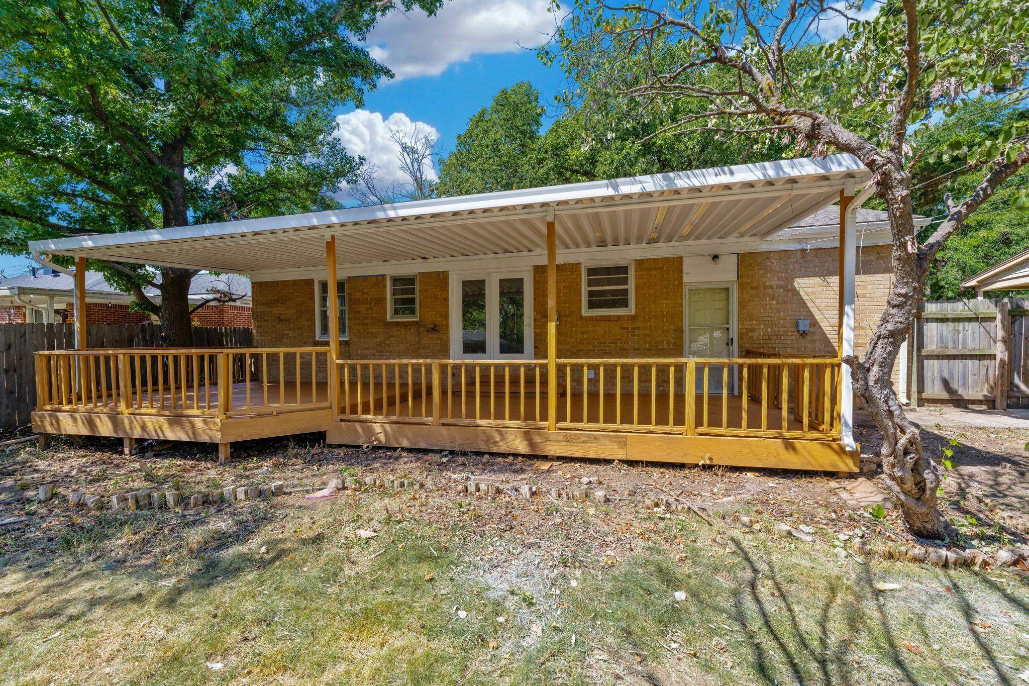 1138 S Waverly Property Photo 27