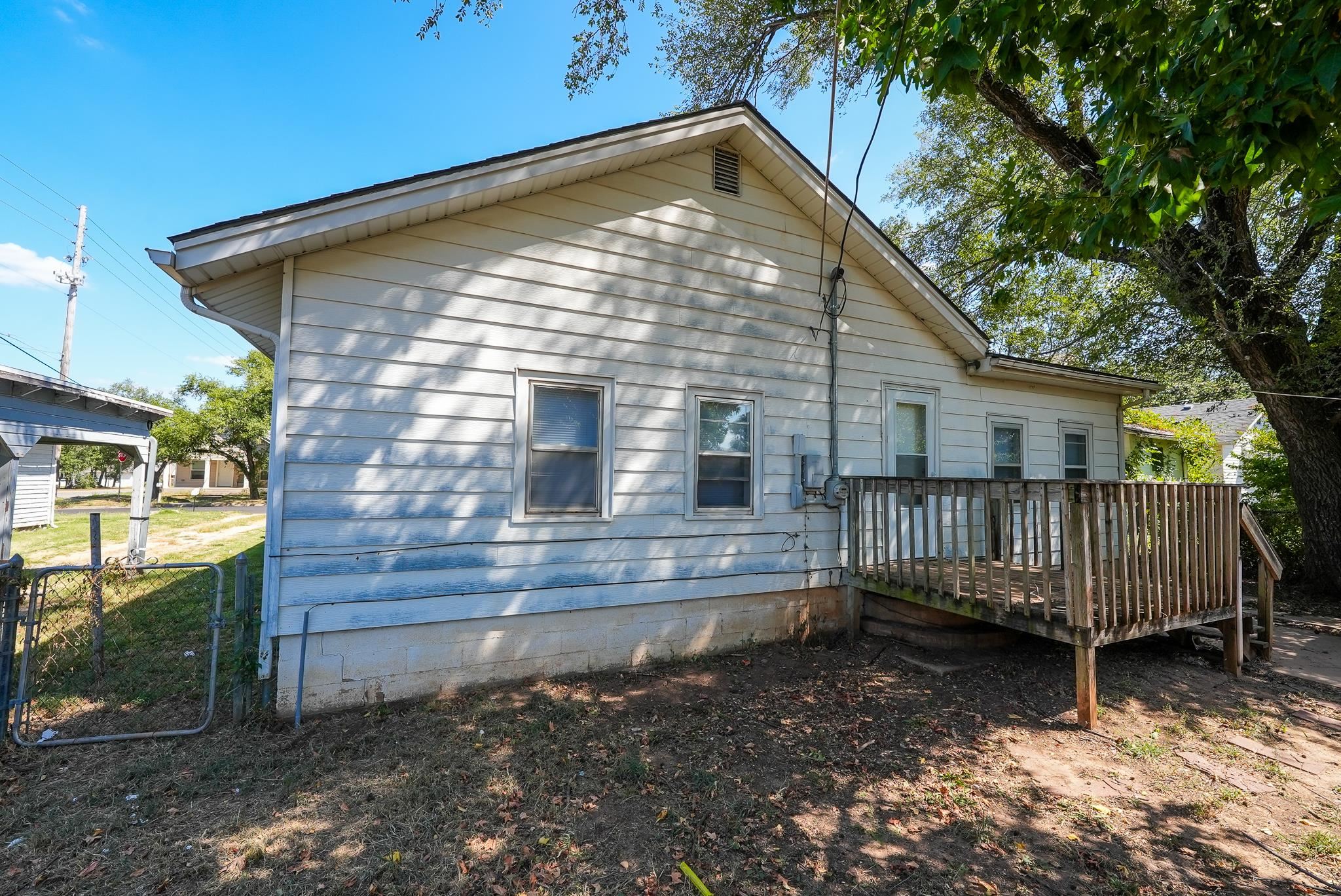 633 N Emporia St Property Photo 20
