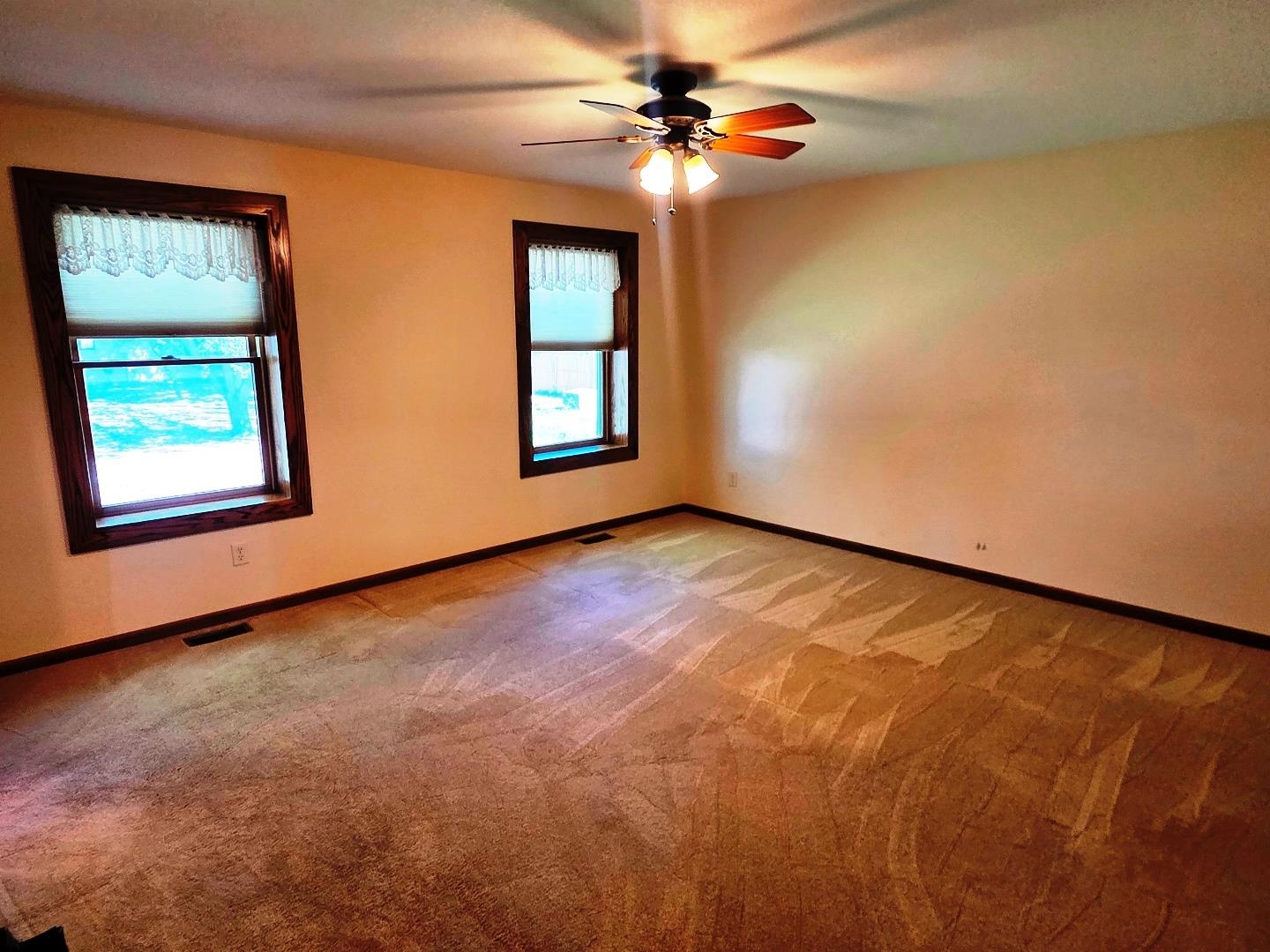 2908 Sumac St Property Photo 4