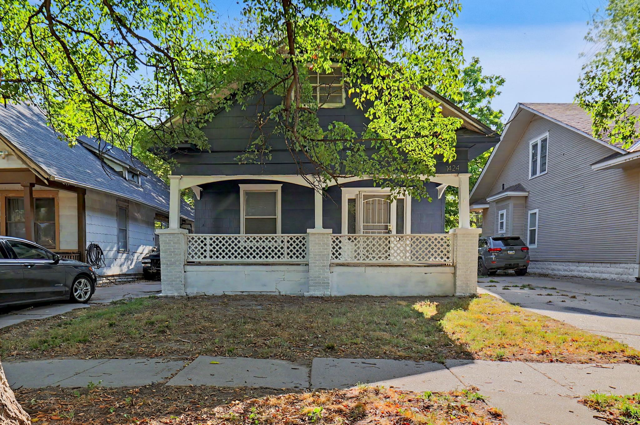 1424 S Main St Property Photo 2