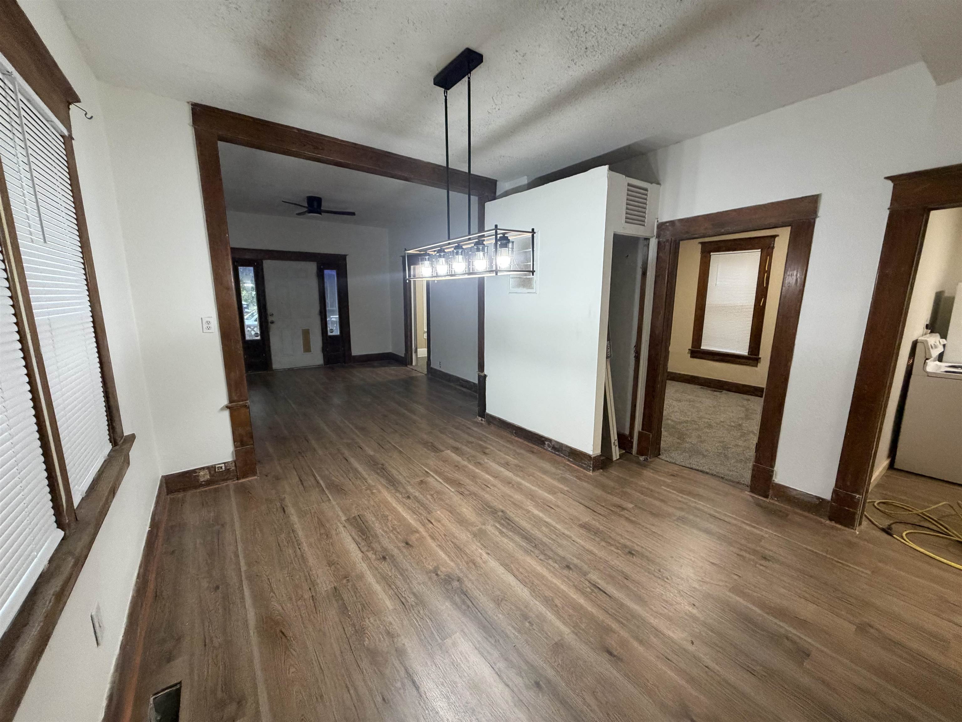 1424 S Main St Property Photo 3