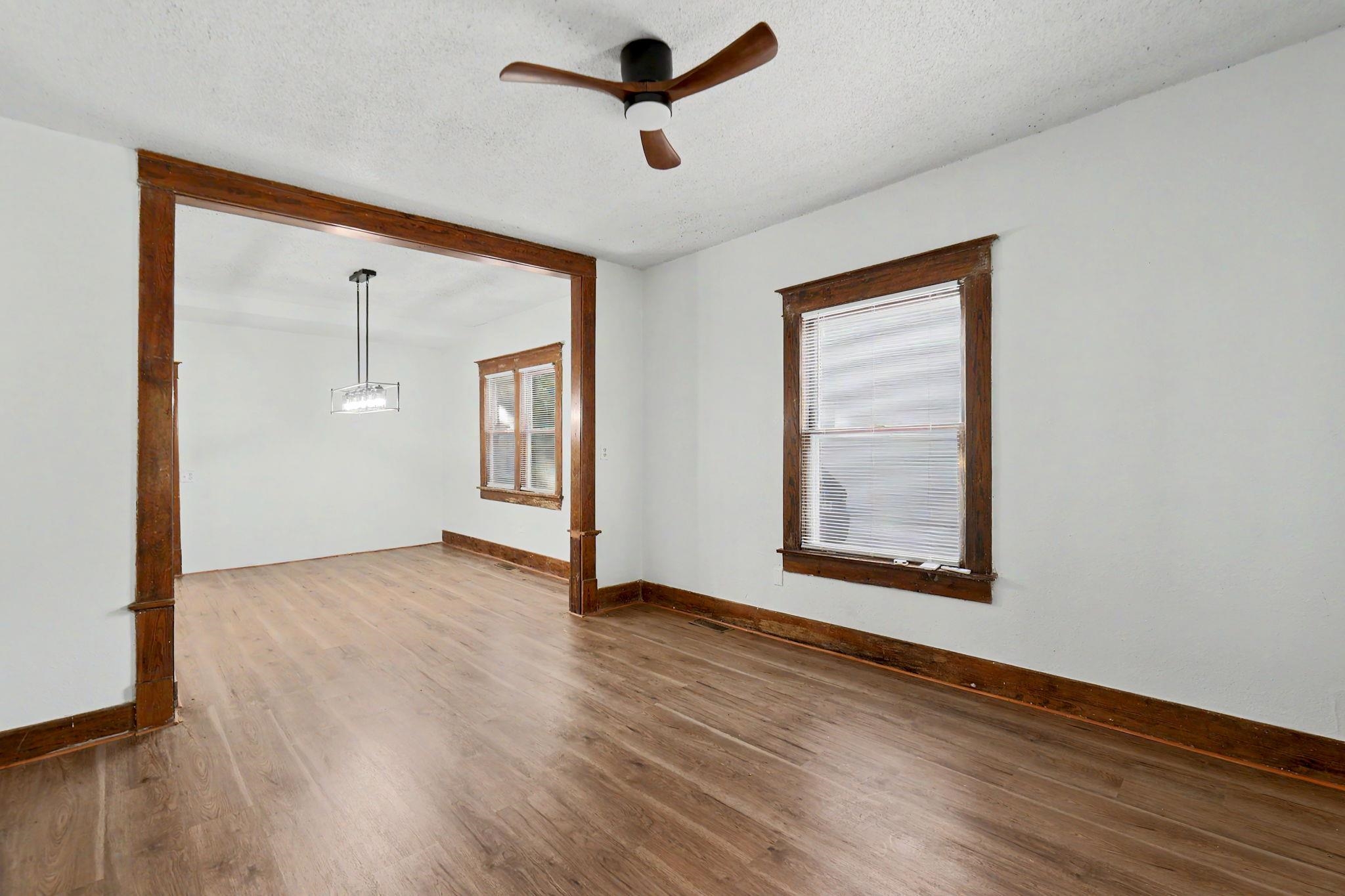1424 S Main St Property Photo 5