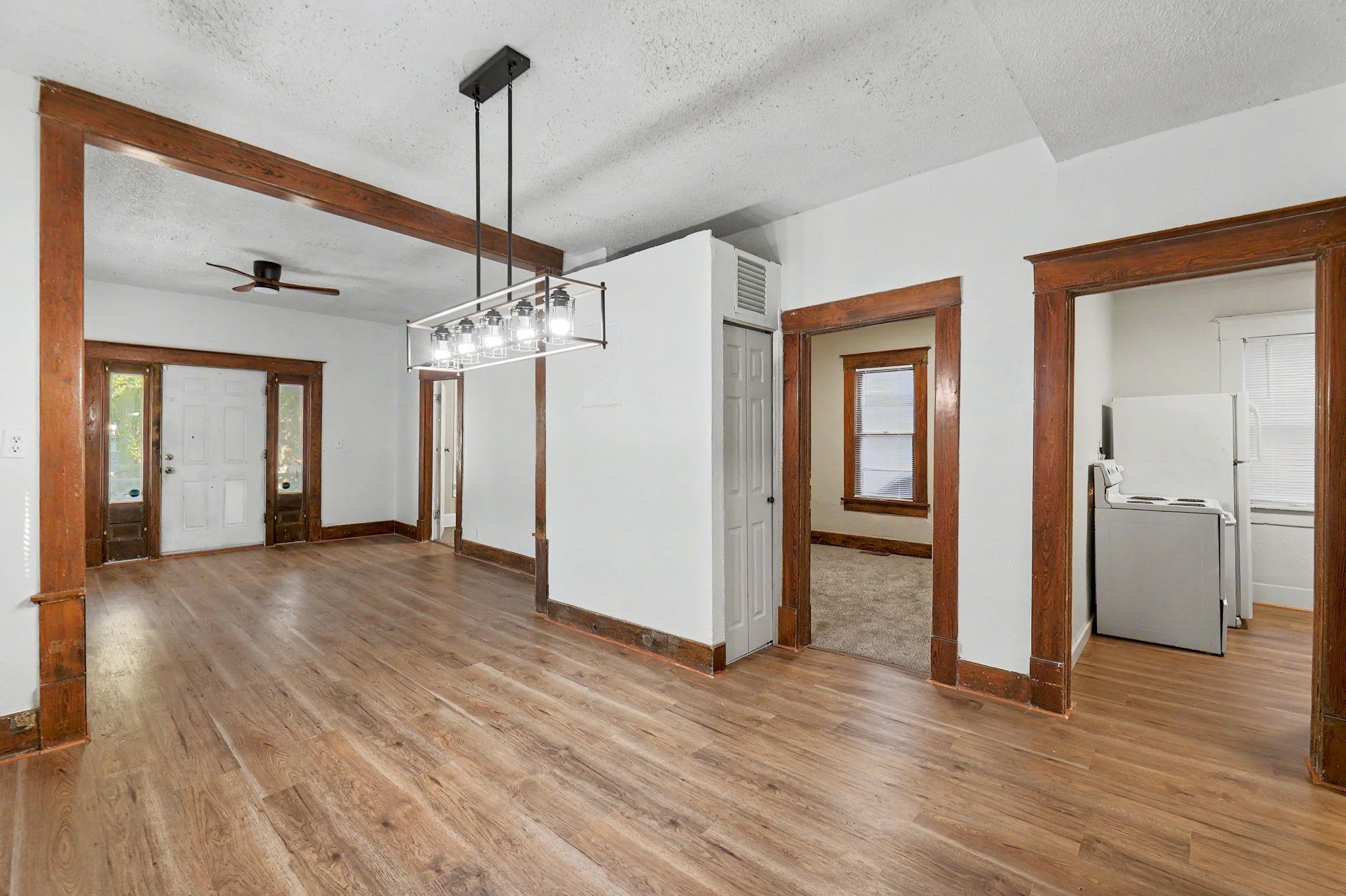 1424 S Main St Property Photo 8