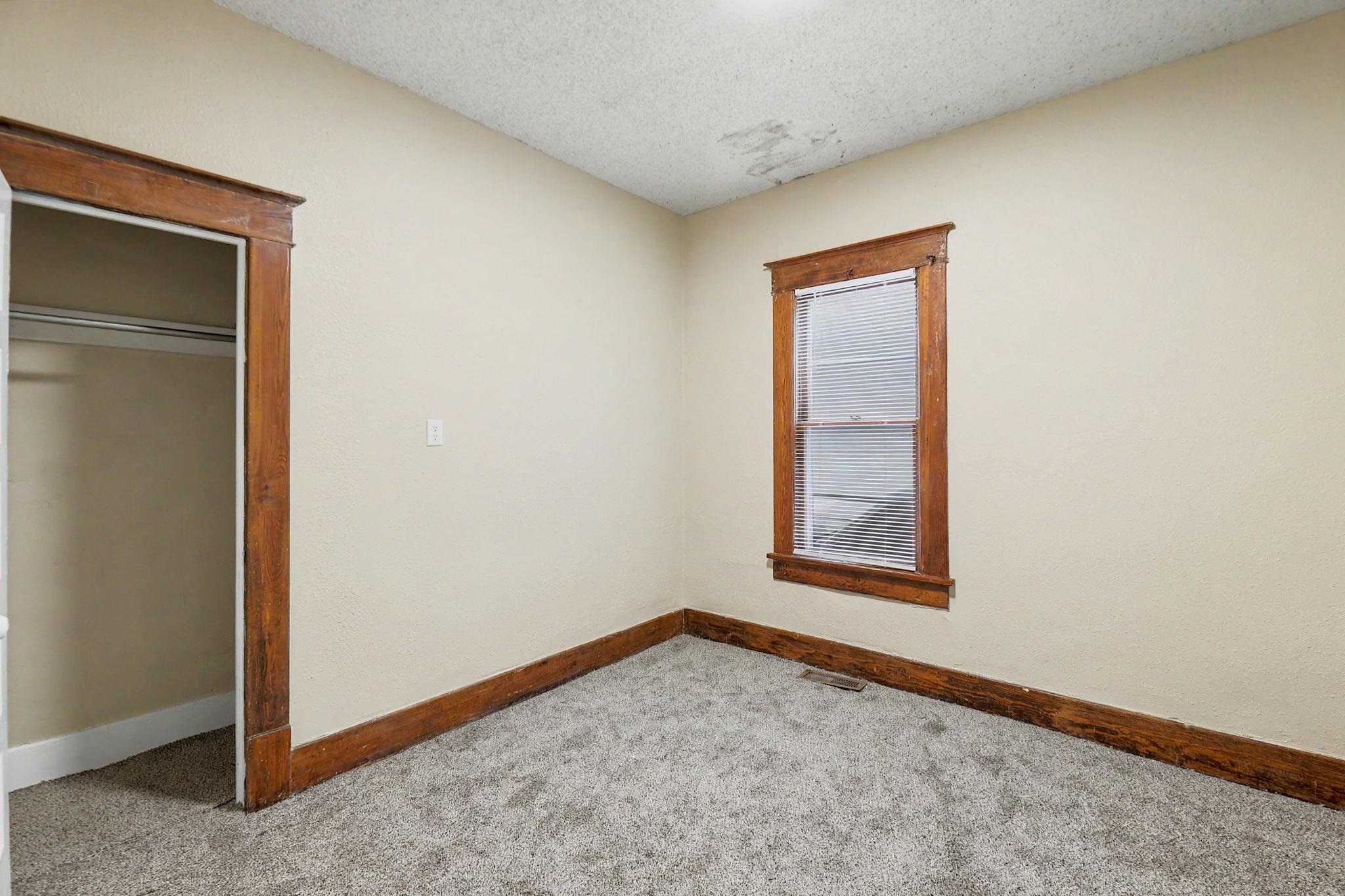 1424 S Main St Property Photo 12