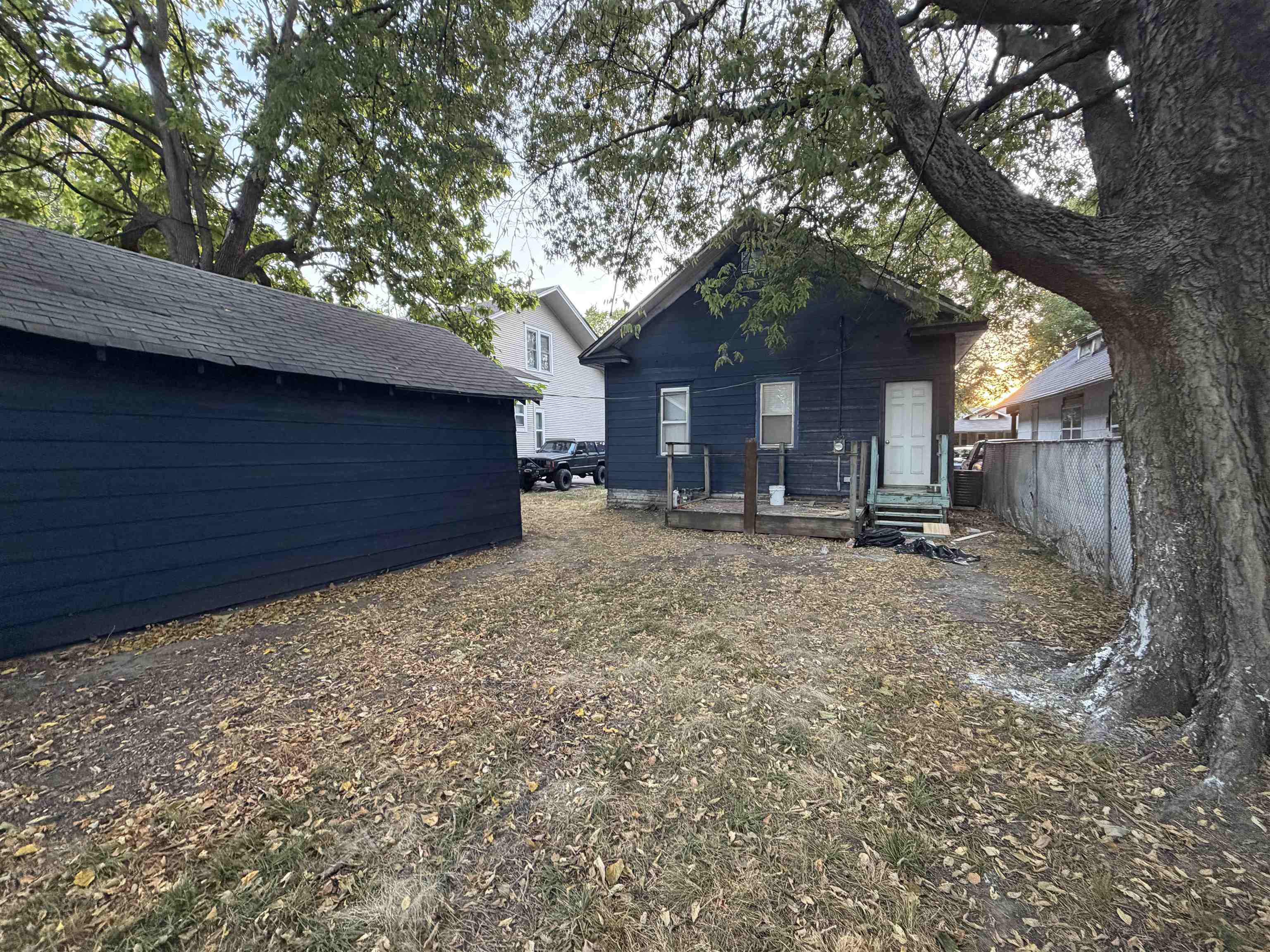 1424 S Main St Property Photo 15