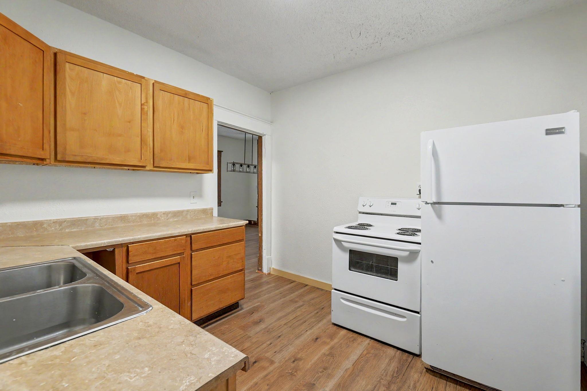 1424 S Main St Property Photo 15