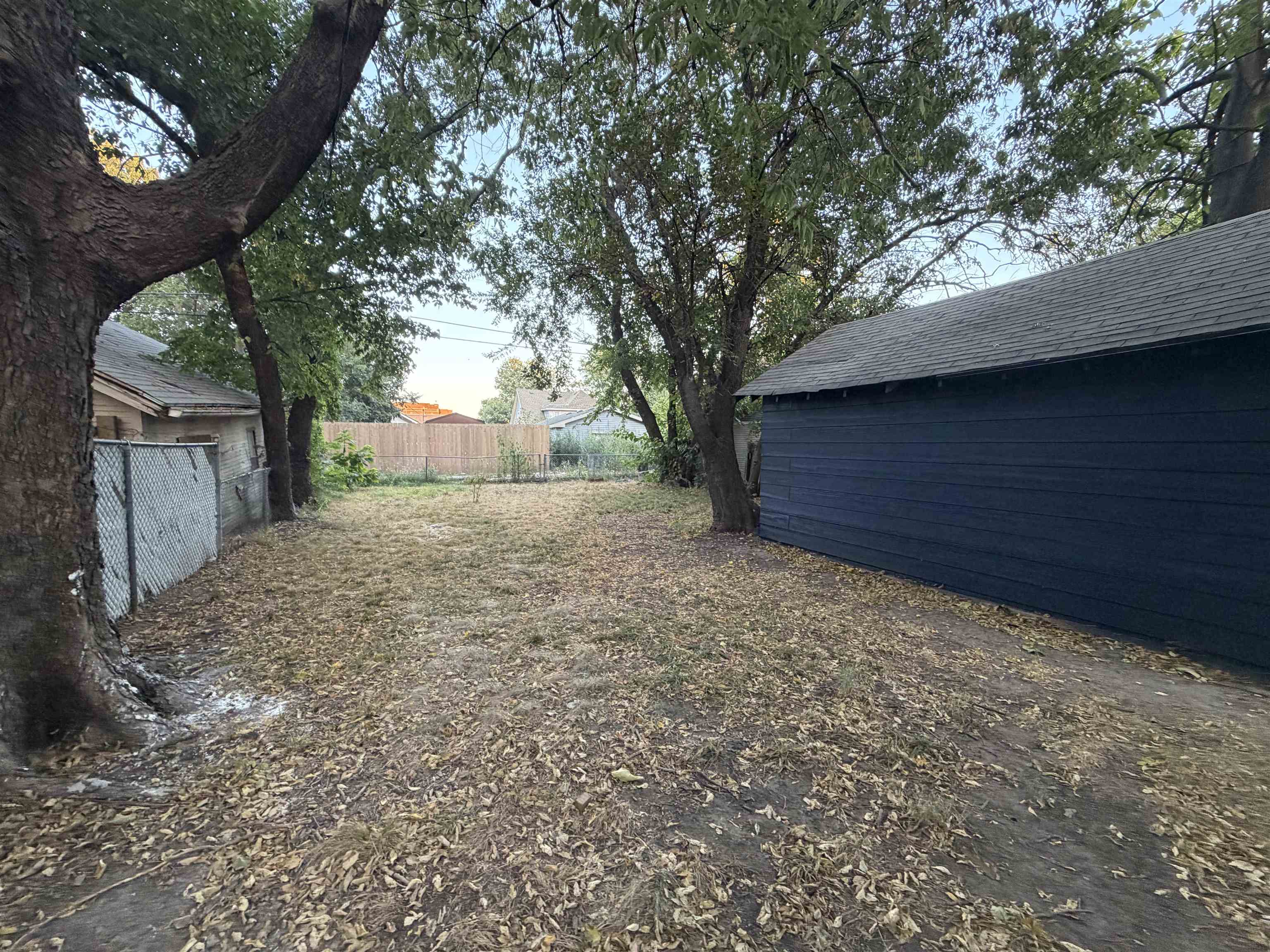 1424 S Main St Property Photo 16