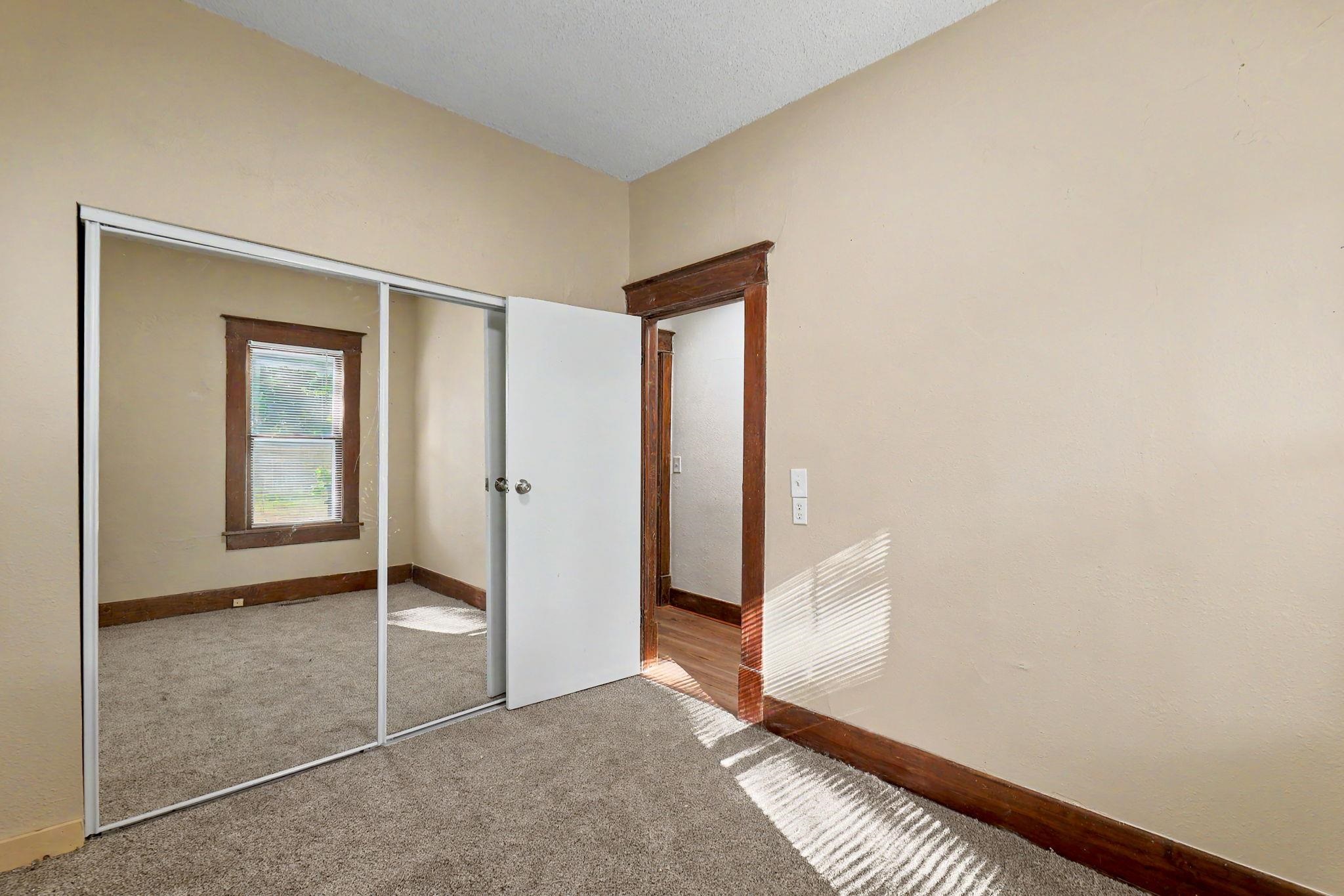 1424 S Main St Property Photo 19