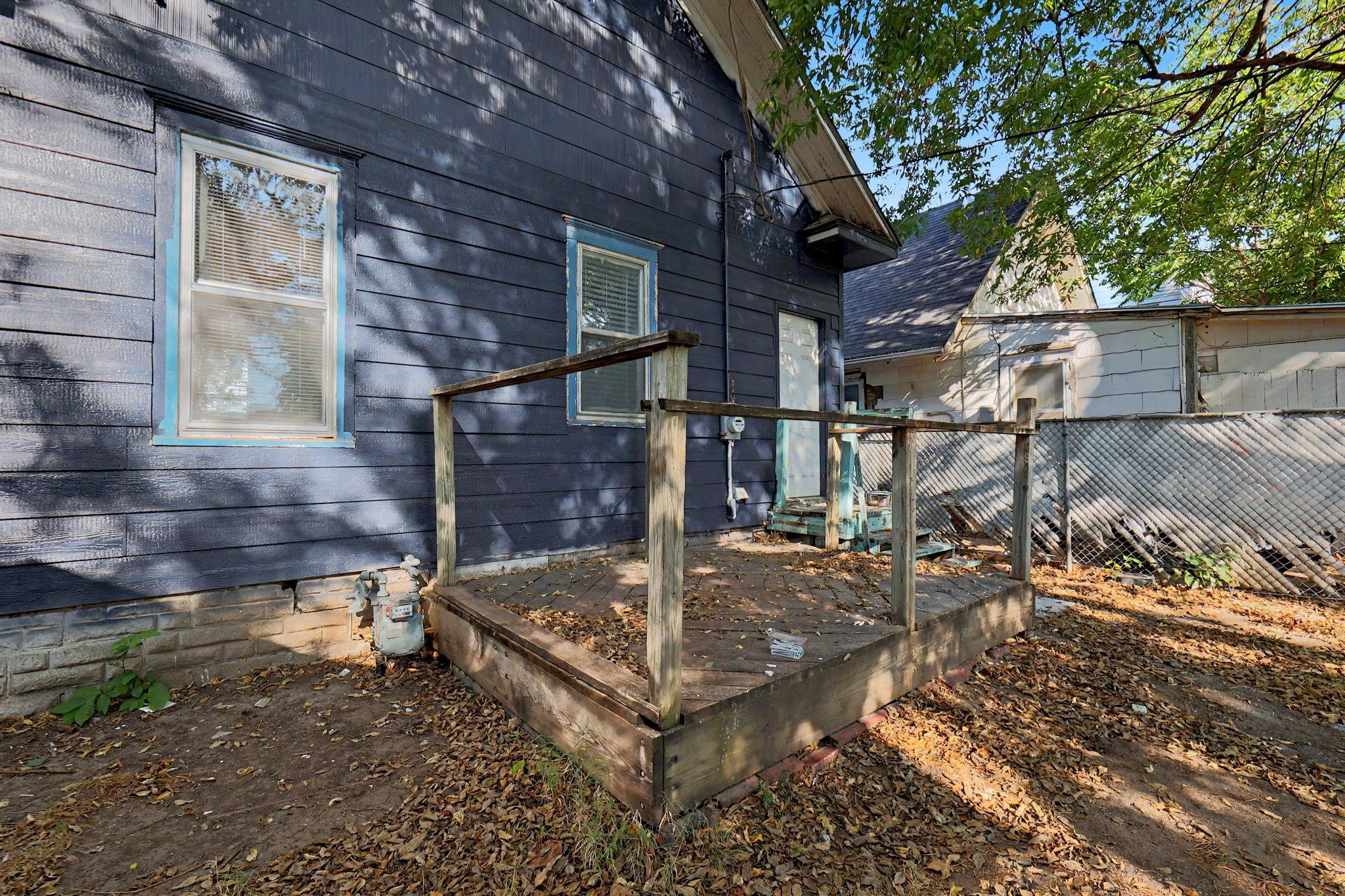 1424 S Main St Property Photo 21
