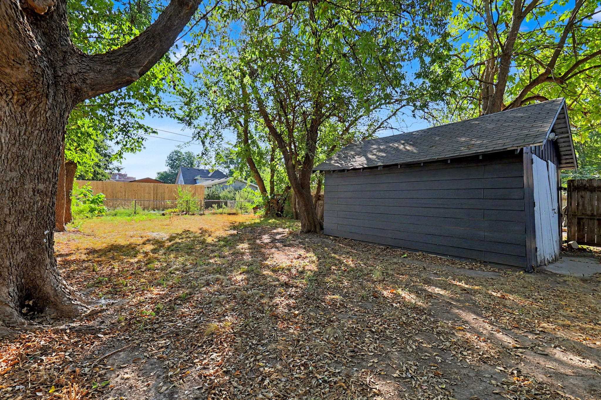 1424 S Main St Property Photo 23