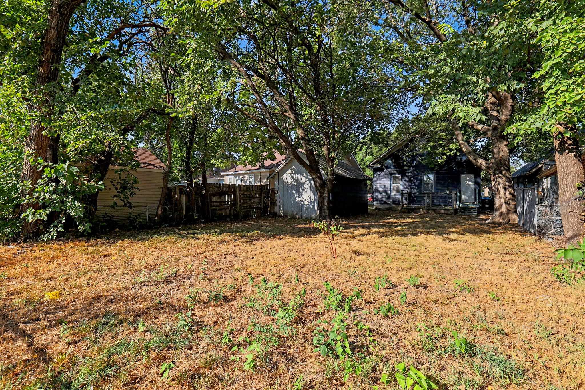 1424 S Main St Property Photo 25
