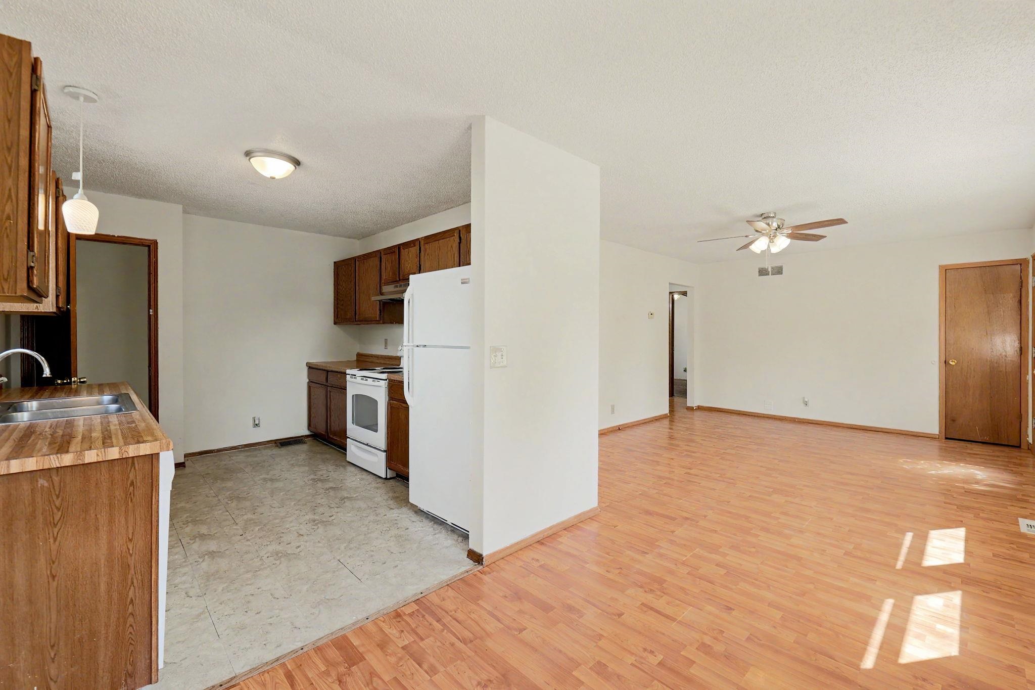 2200 E 53rd Property Photo 11