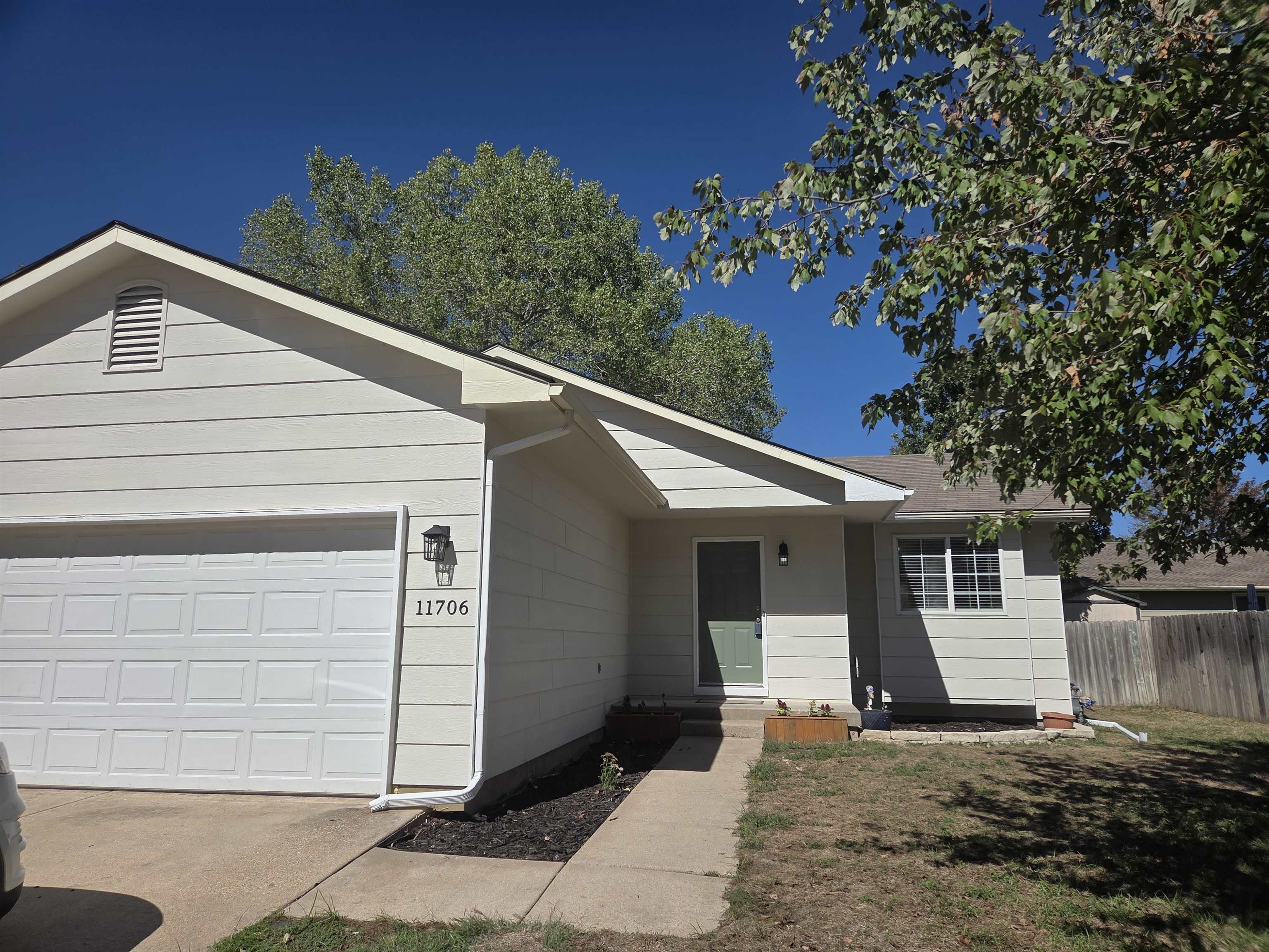 11706 W Westport Property Photo 2