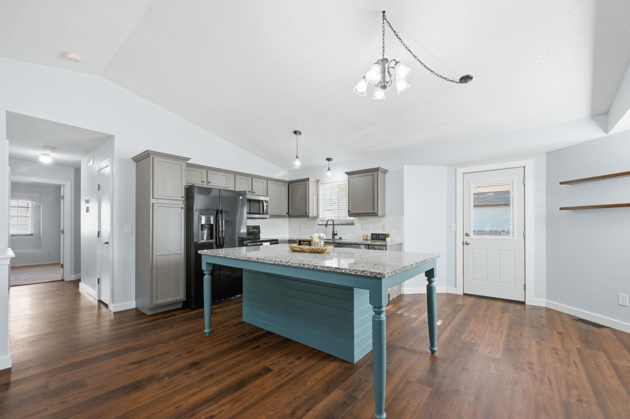 11706 W Westport Property Photo 6