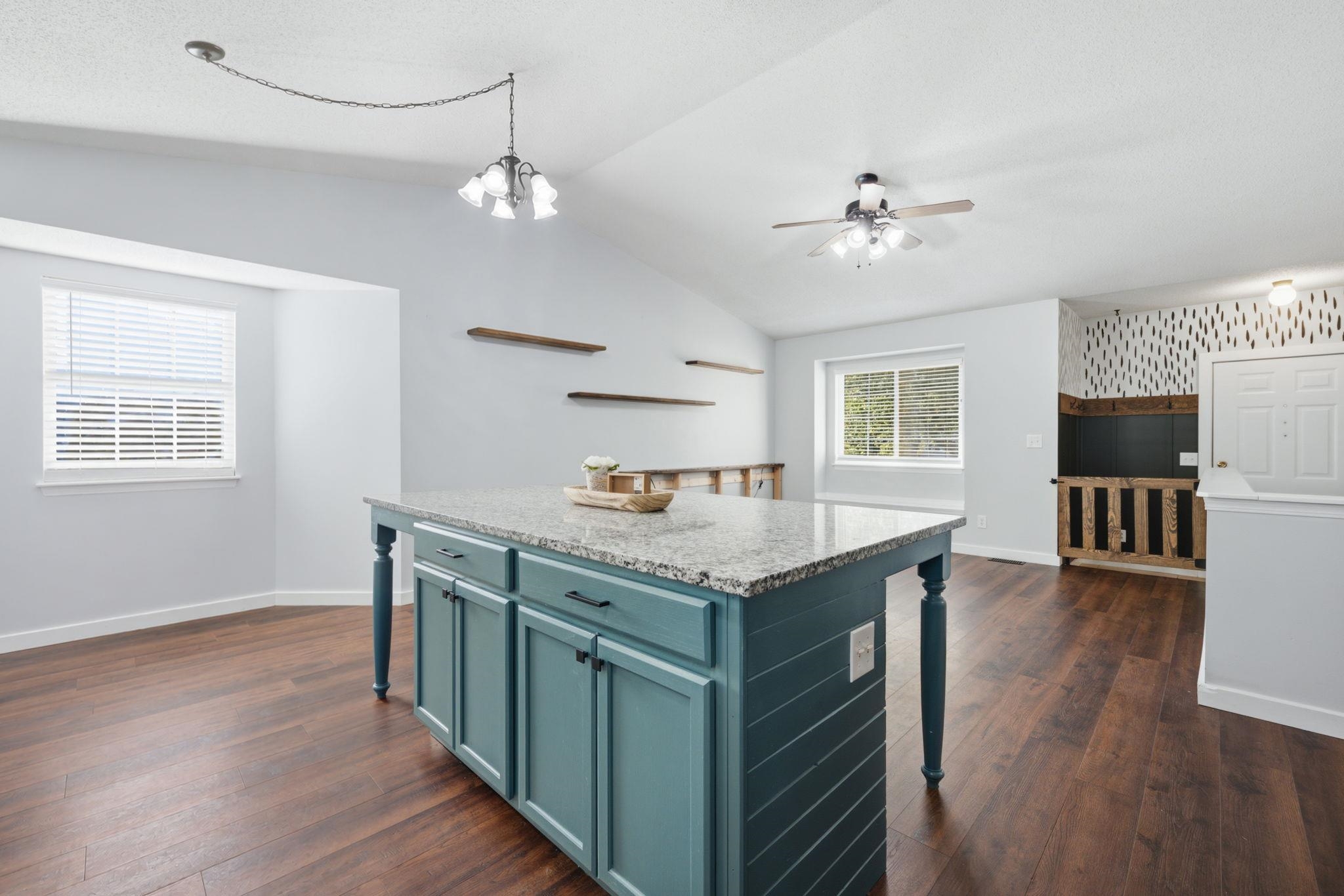 11706 W Westport Property Photo 12