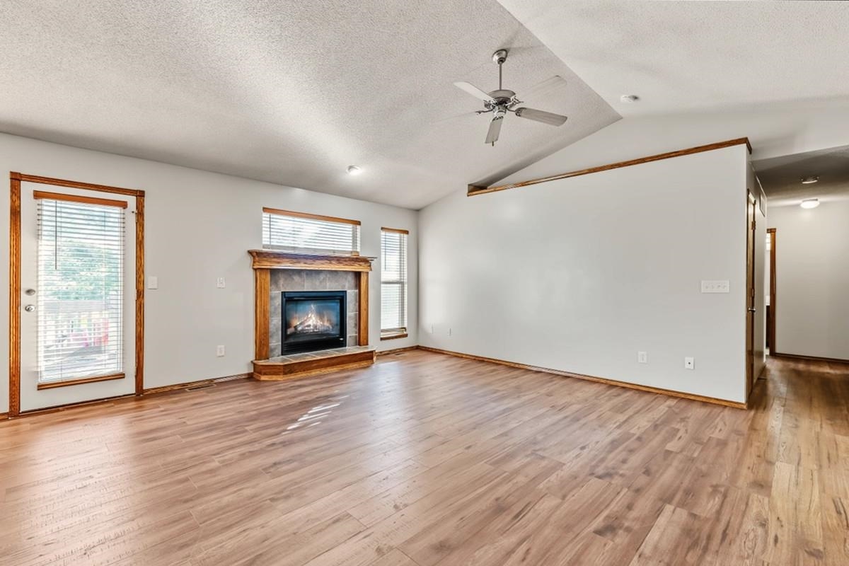 4766 N Canterbury Property Photo 5