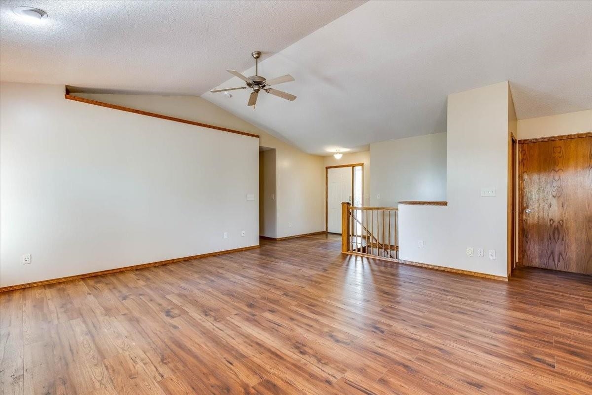 4766 N Canterbury Property Photo 6