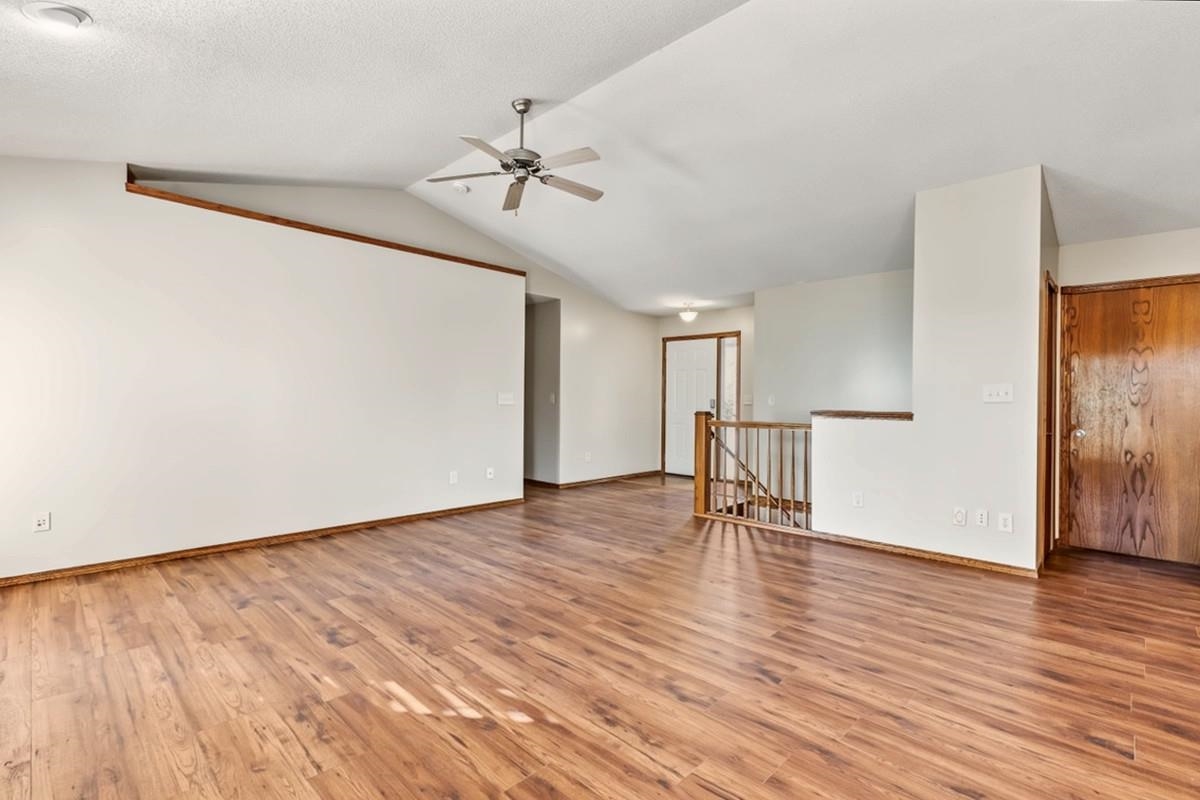 4766 N Canterbury Property Photo 6