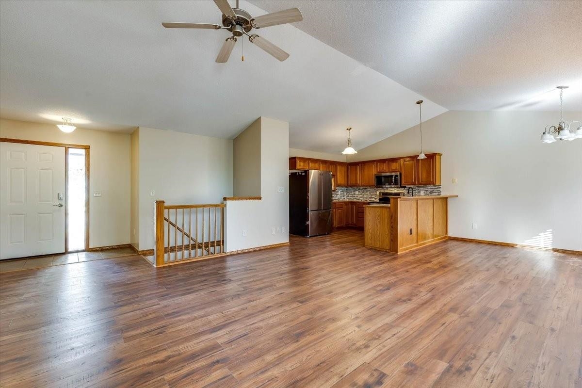 4766 N Canterbury Property Photo 7