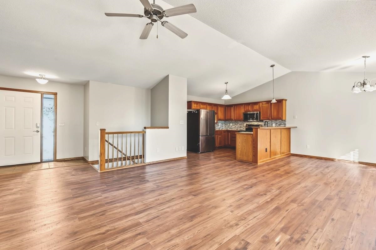 4766 N Canterbury Property Photo 7
