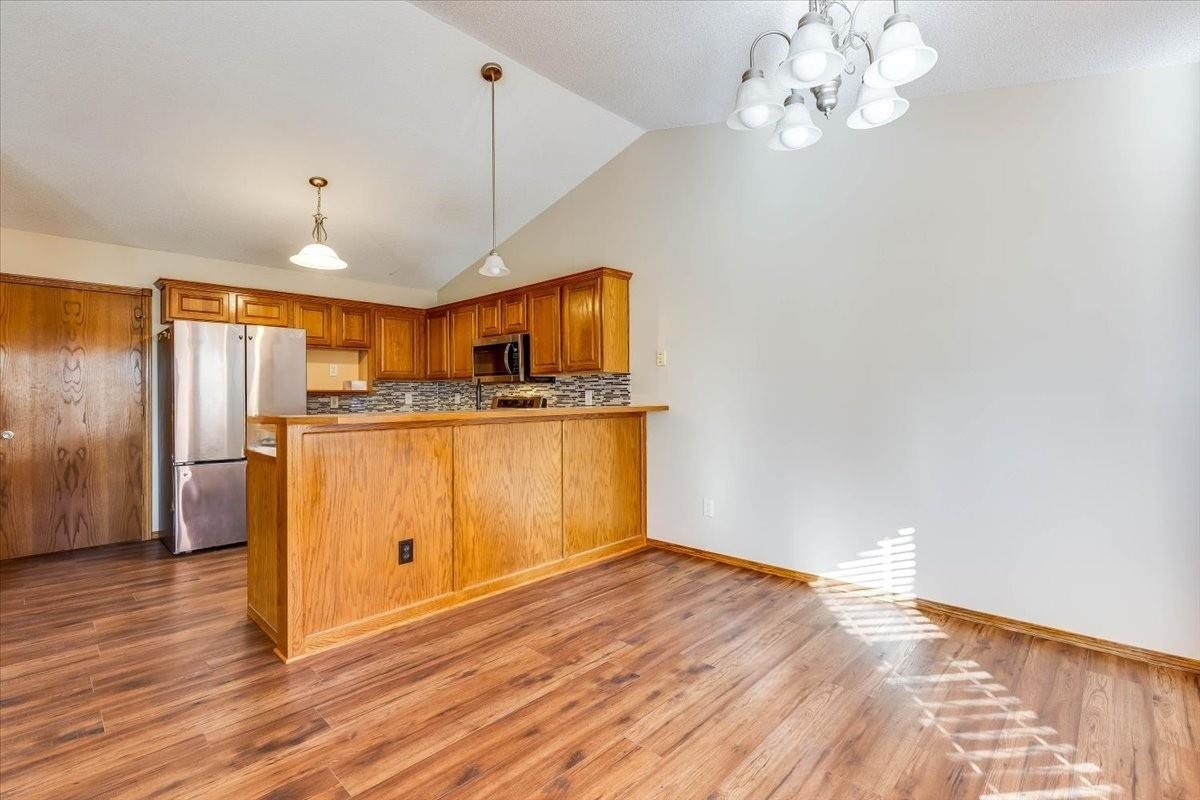 4766 N Canterbury Property Photo 9