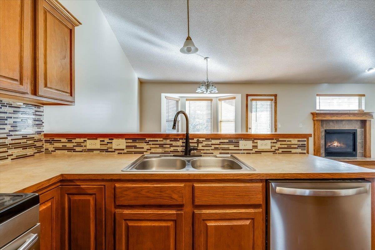 4766 N Canterbury Property Photo 10