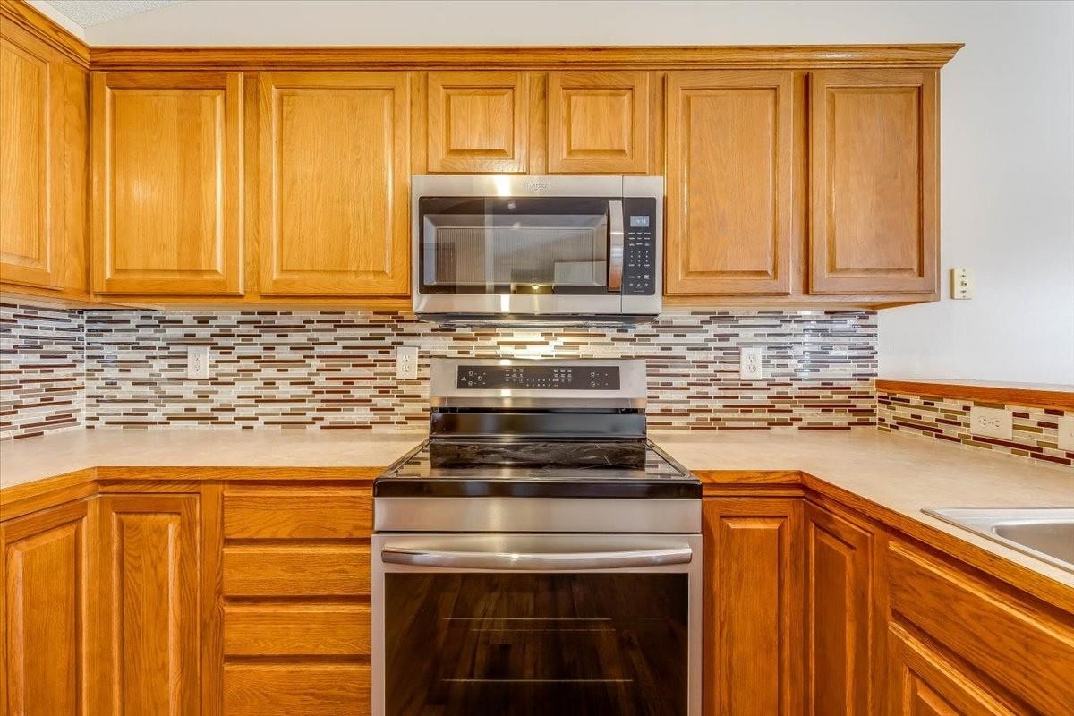 4766 N Canterbury Property Photo 11