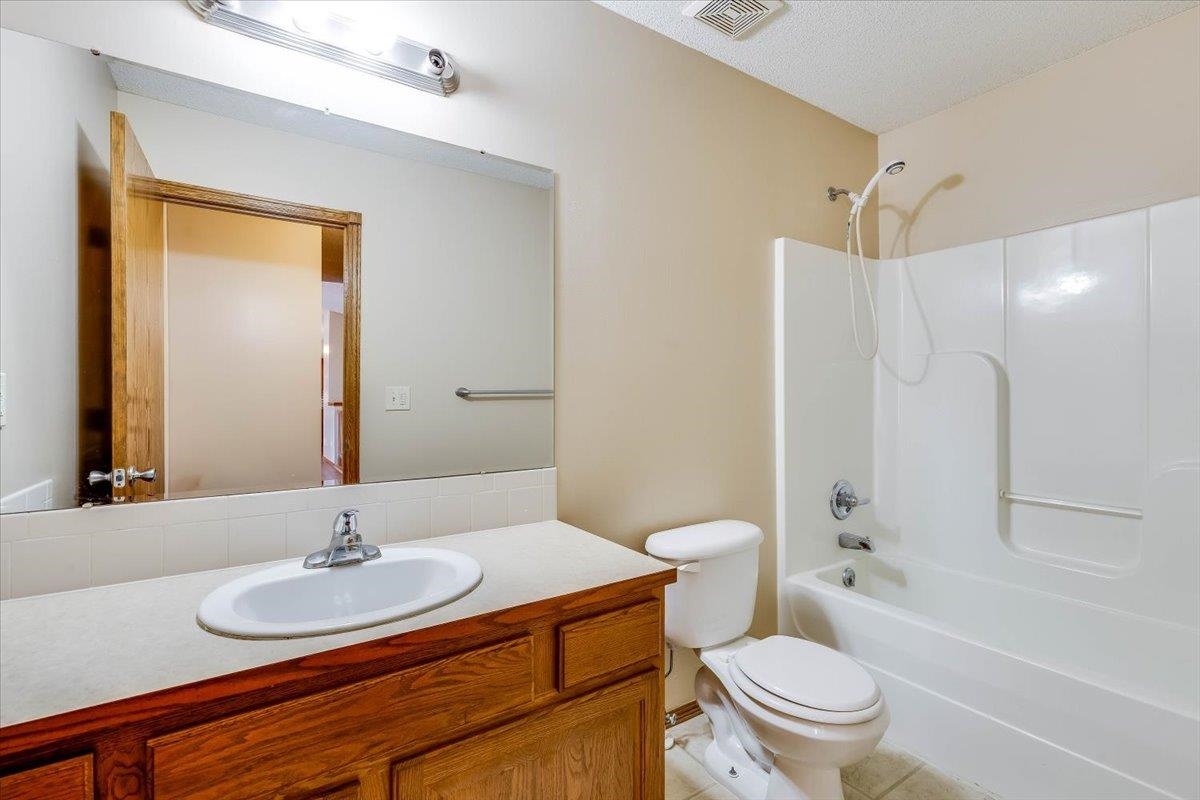 4766 N Canterbury Property Photo 22