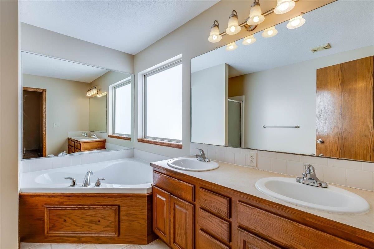 4766 N Canterbury Property Photo 26
