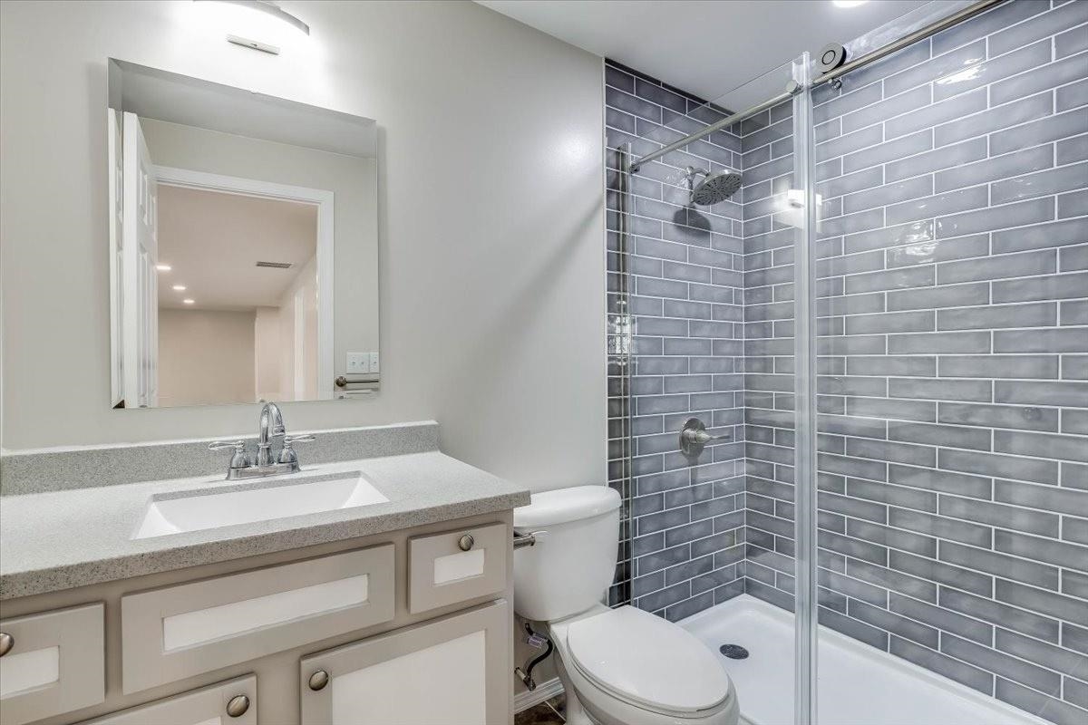 4766 N Canterbury Property Photo 29