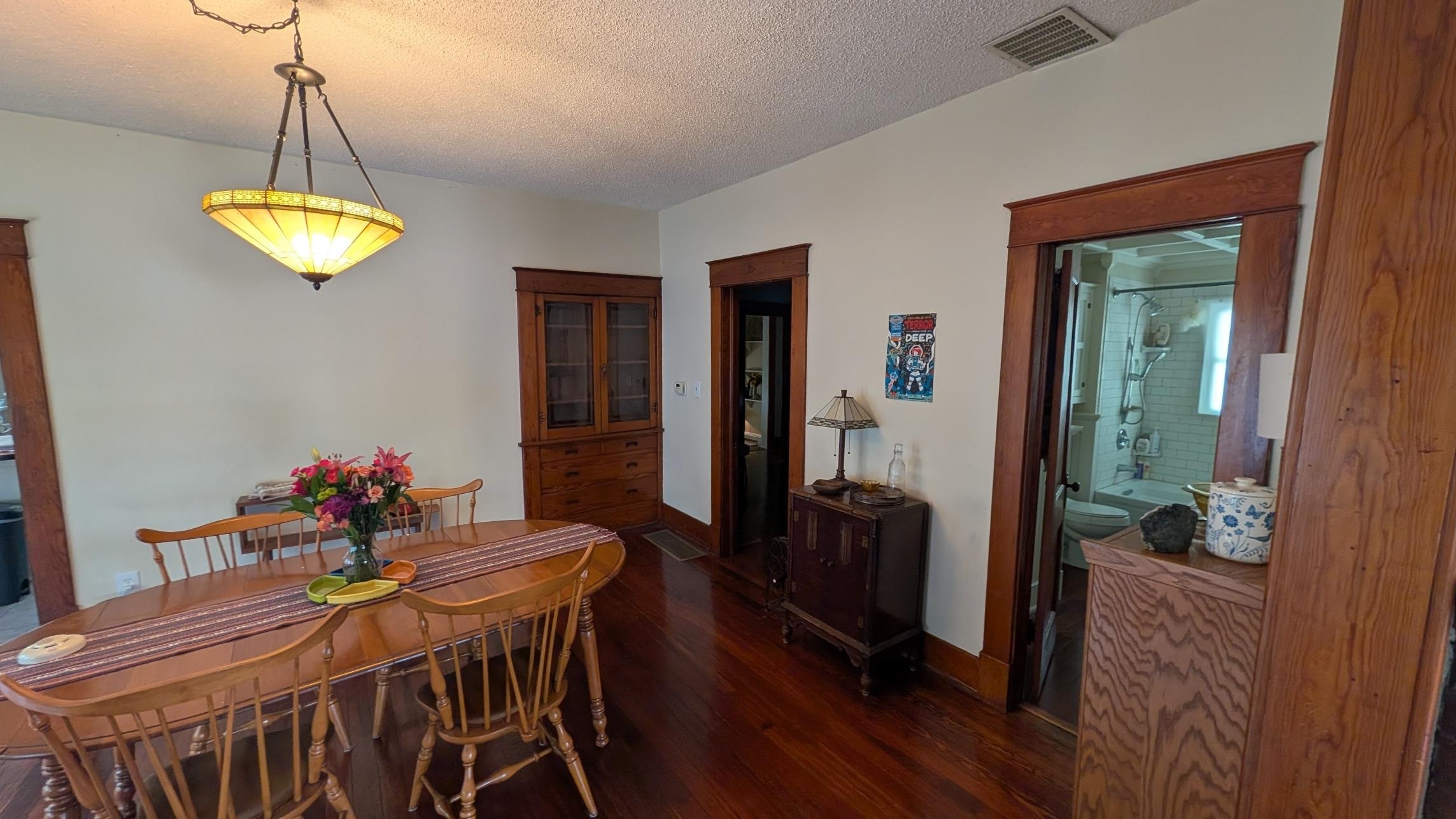1905 W Douglas Ave Property Photo 9