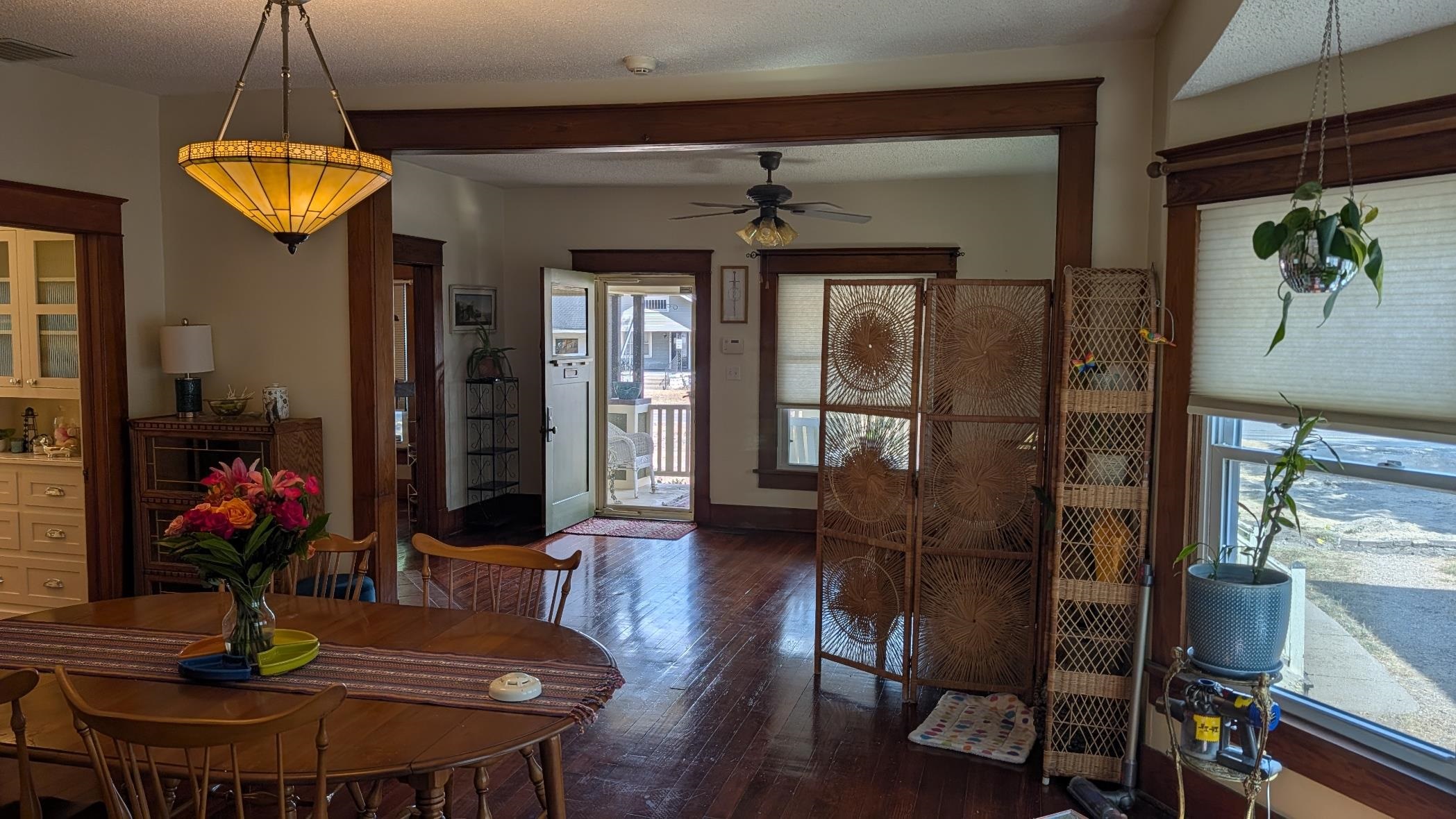 1905 W Douglas Ave Property Photo 22