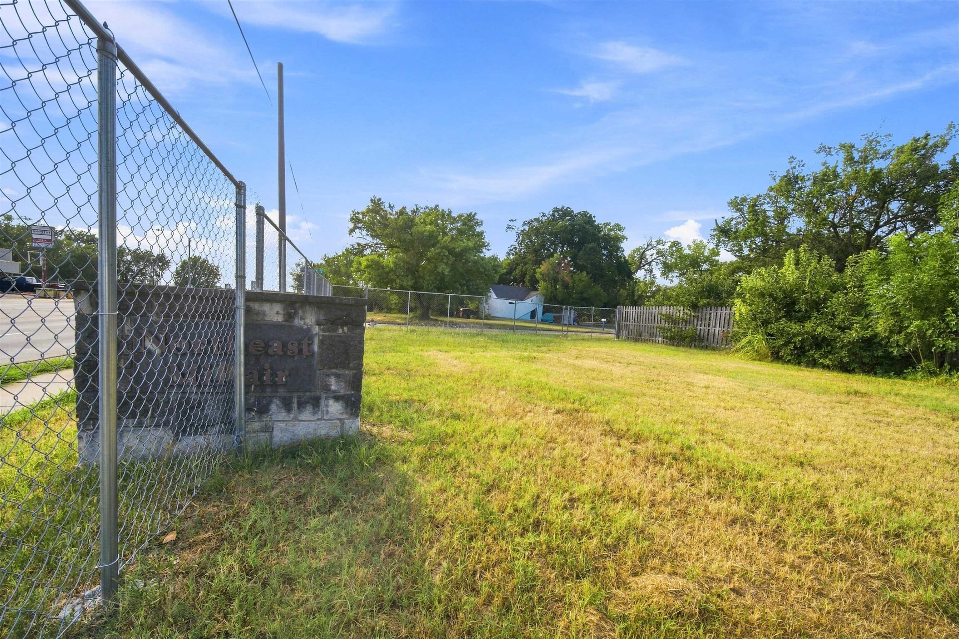 2202 N Minneapolis Property Photo 2