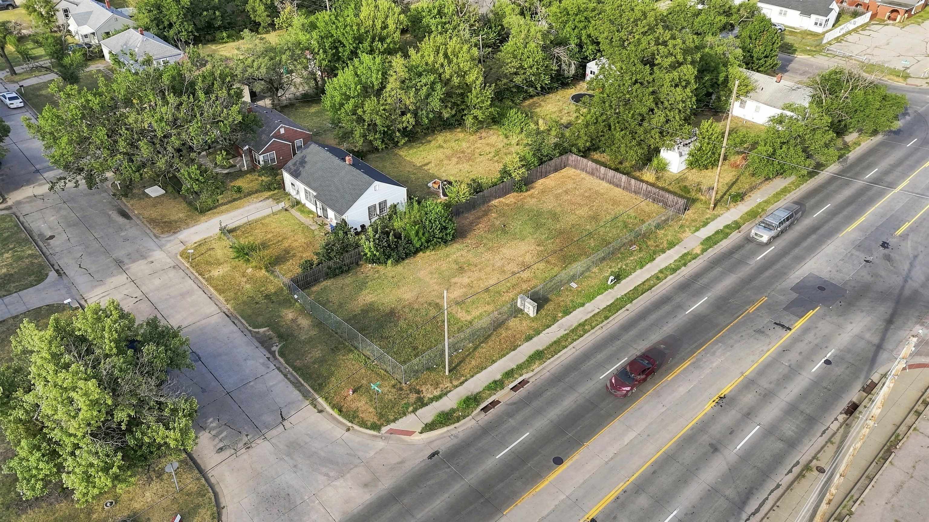 2202 N Minneapolis Property Photo 3