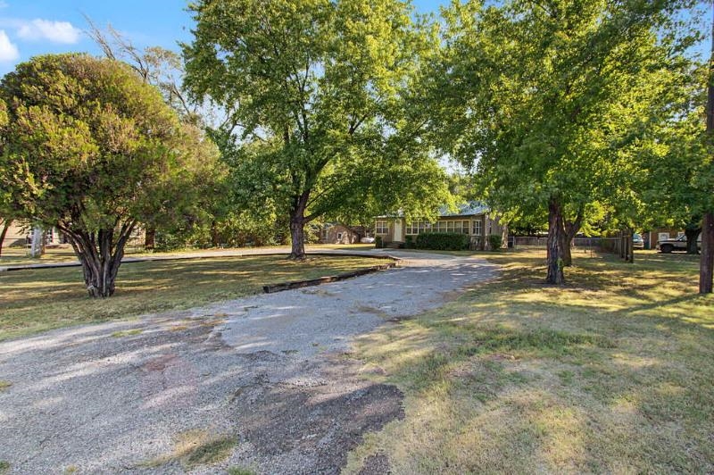 5808 S Southeast Blvd Property Photo 2